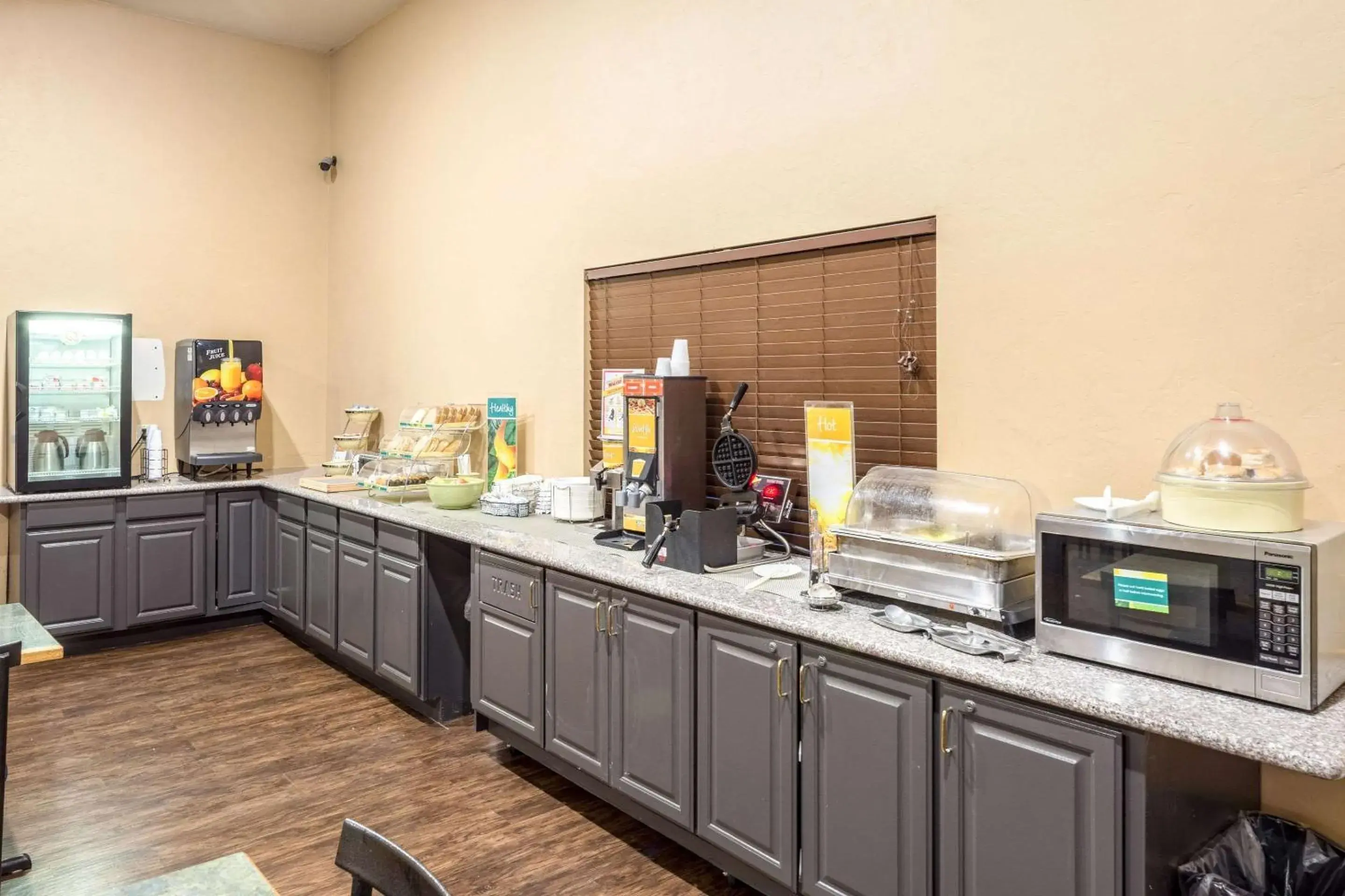 Restaurant/places to eat in Quality Inn Restaurant/places to eat in Quality Inn