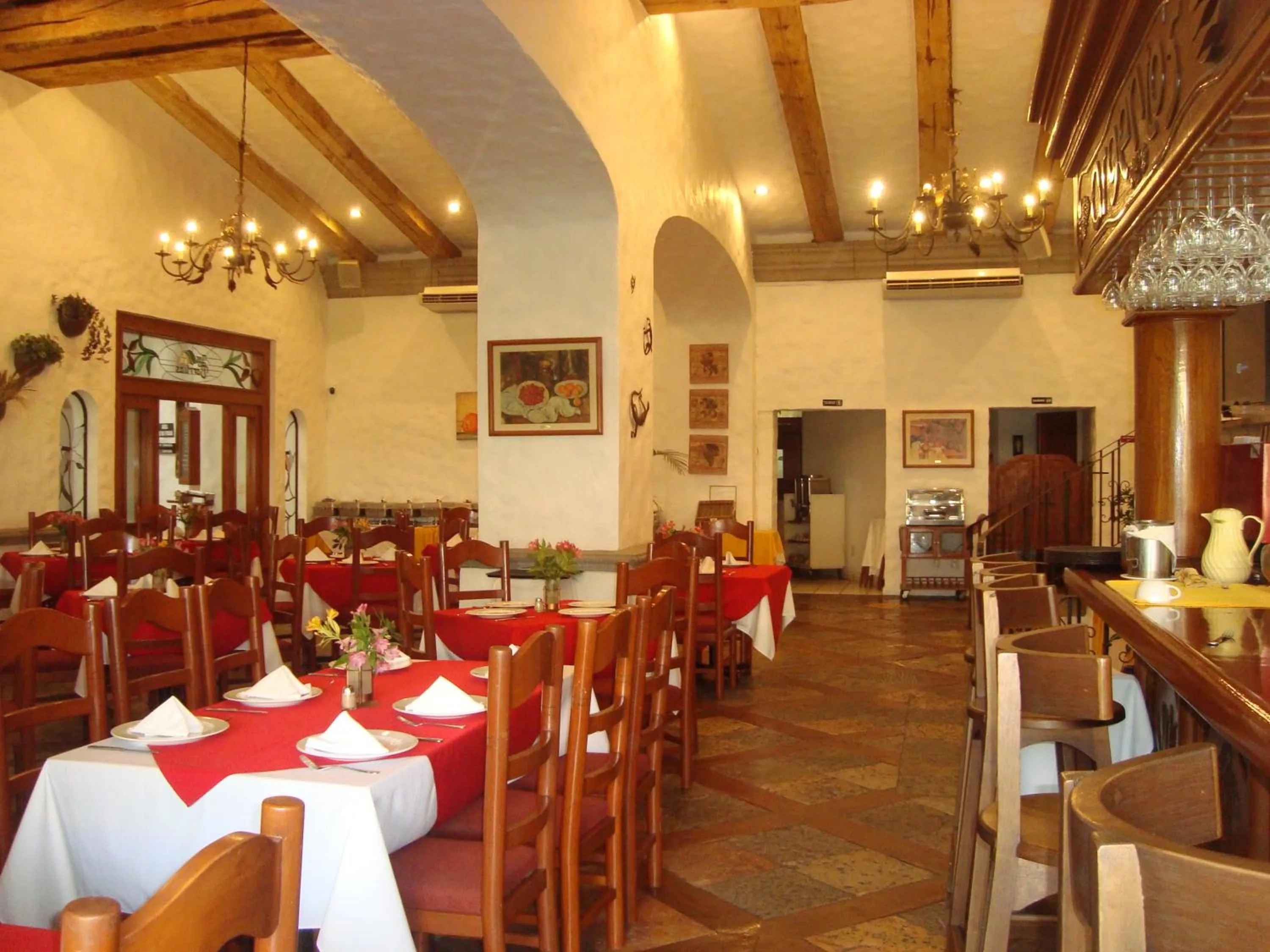 Restaurant/places to eat in Hotel Argento