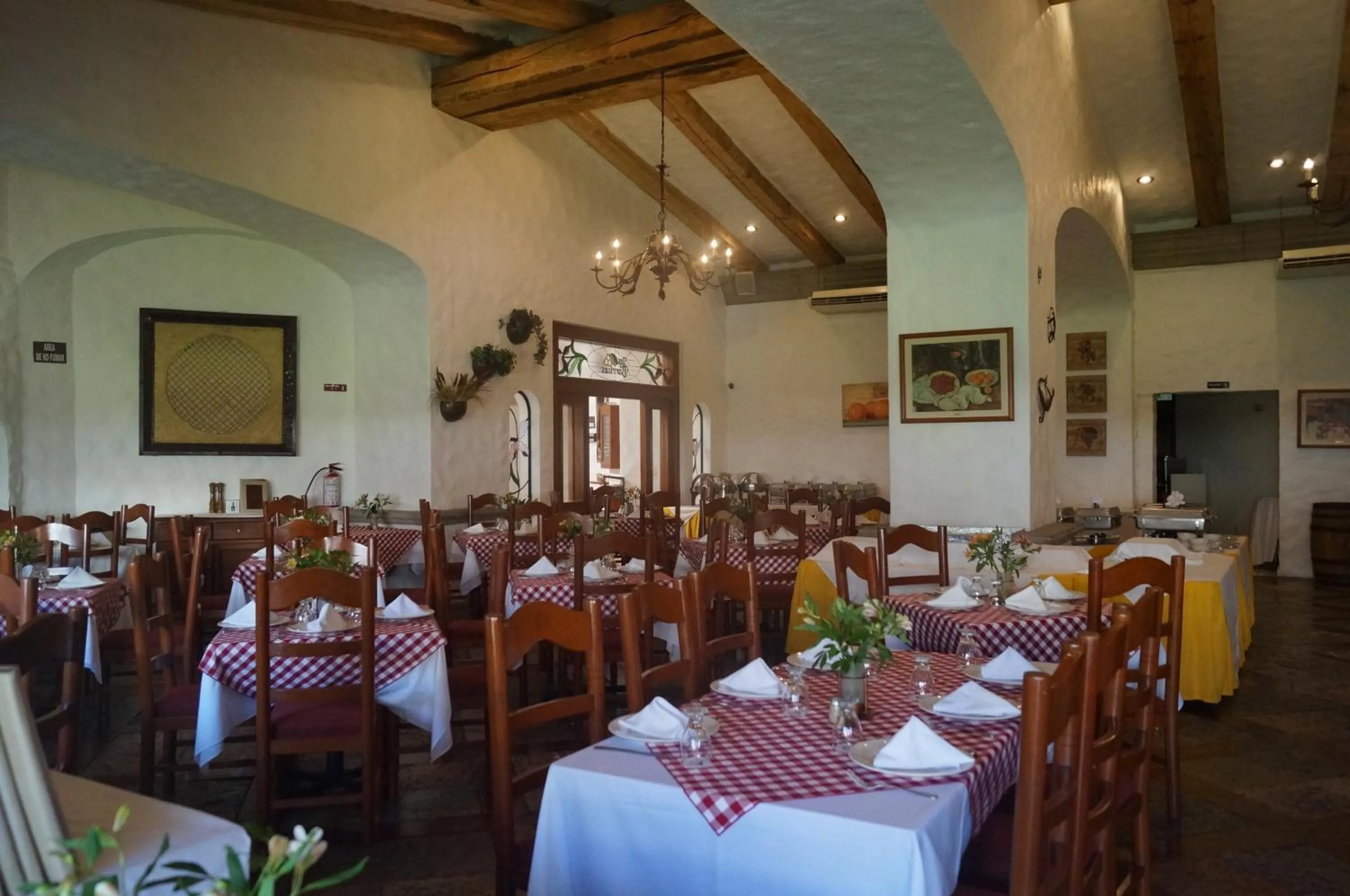 Restaurant/places to eat in Hotel Argento