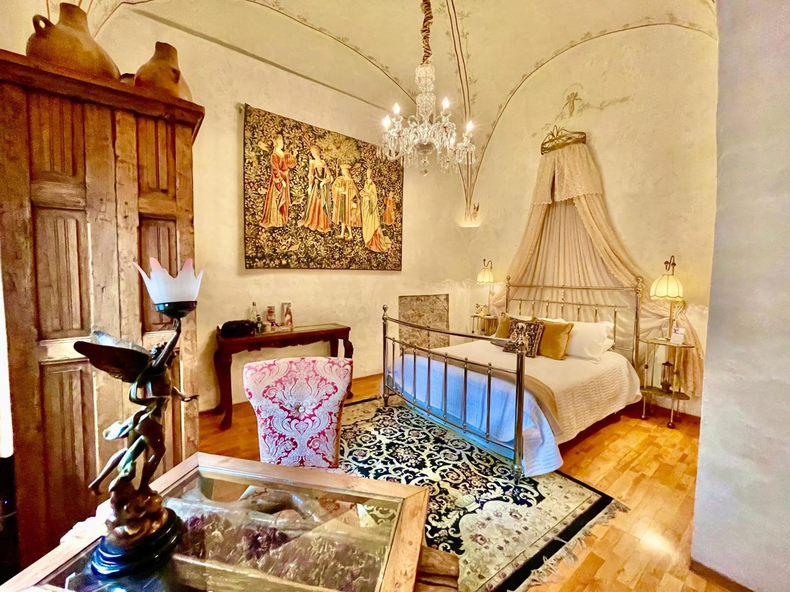 Bed in El Sueño Hotel & Spa