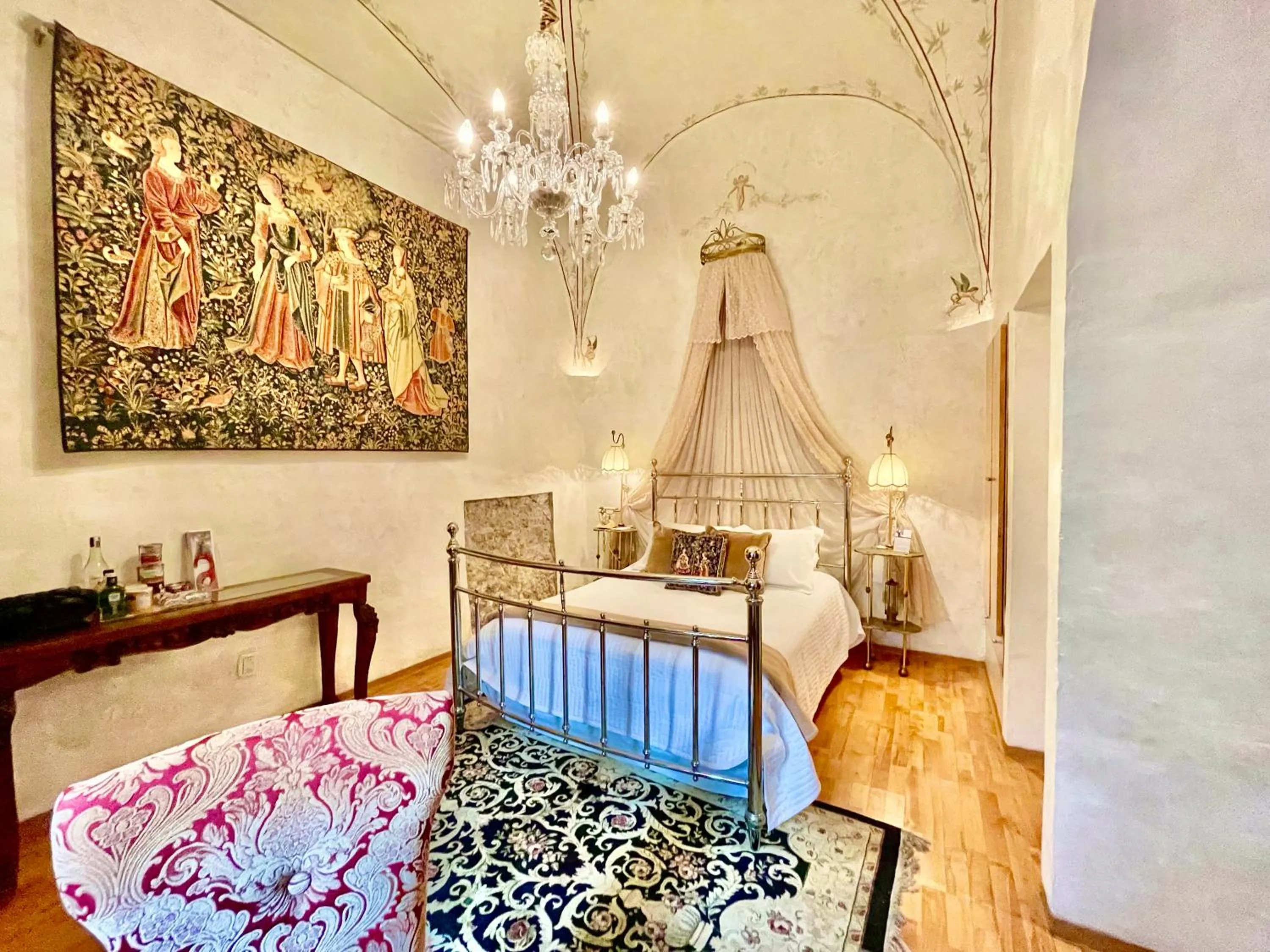 Bed in El Sueño Hotel & Spa