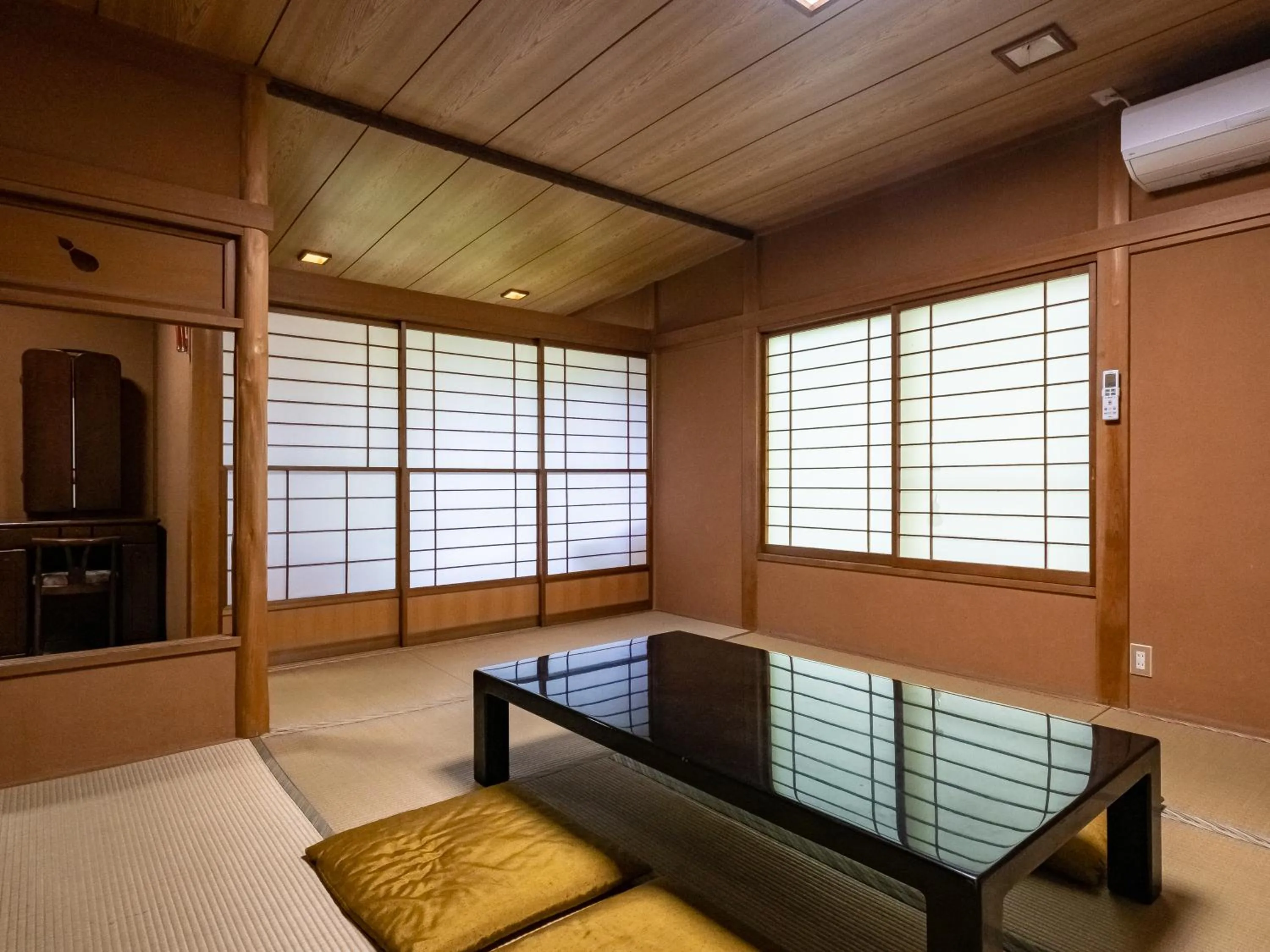 Photo of the whole room, Bed in Hakone Onsen Sanso Nakamura