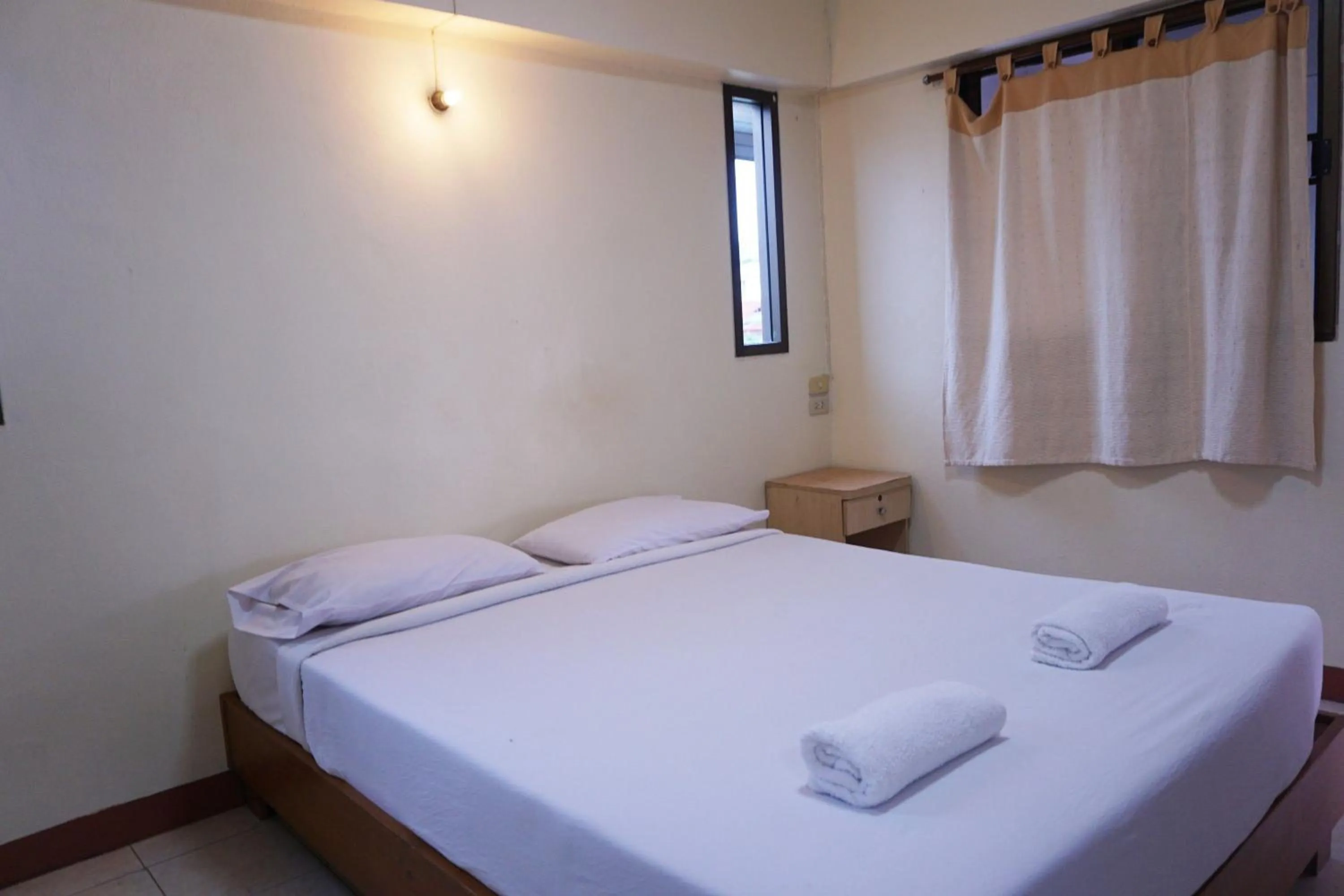 Photo of the whole room, Bed in Water Well Guest House