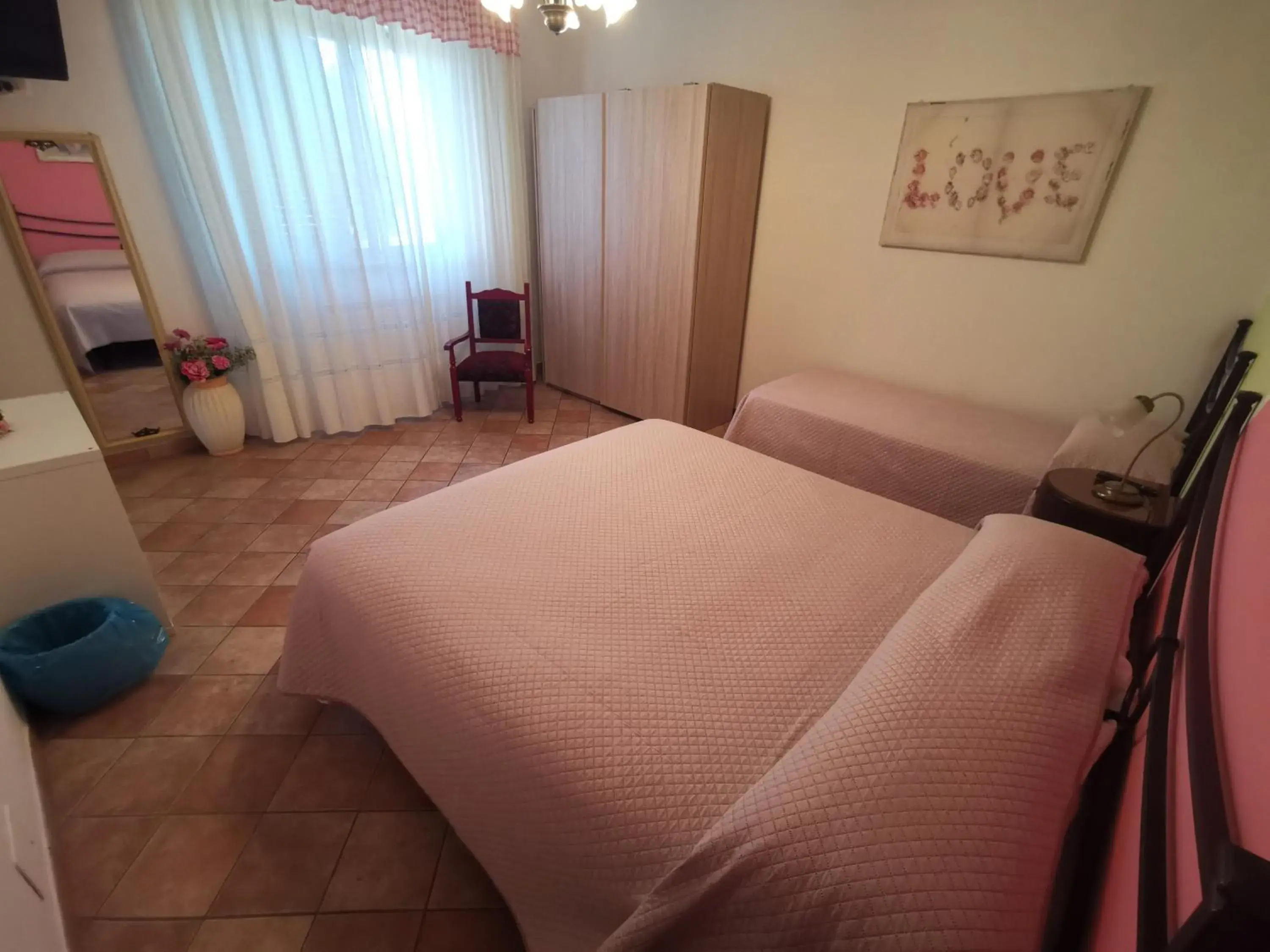 Triple Room with Mountain View in Villa Lucia B&B Triple Room with Mountain View in Villa Lucia B&B