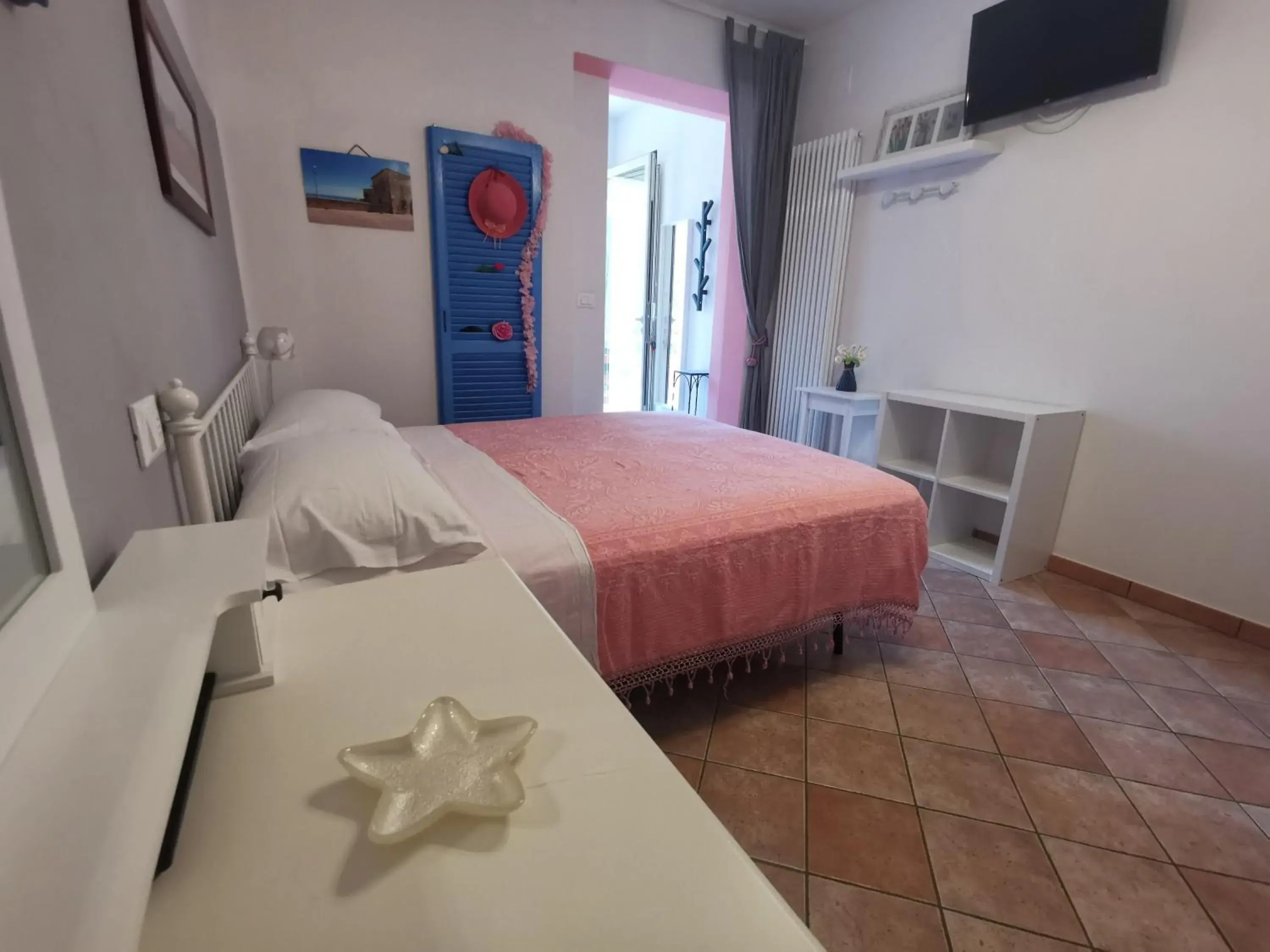 Comfort Triple Room with Shower in Villa Lucia B&B Comfort Triple Room with Shower in Villa Lucia B&B