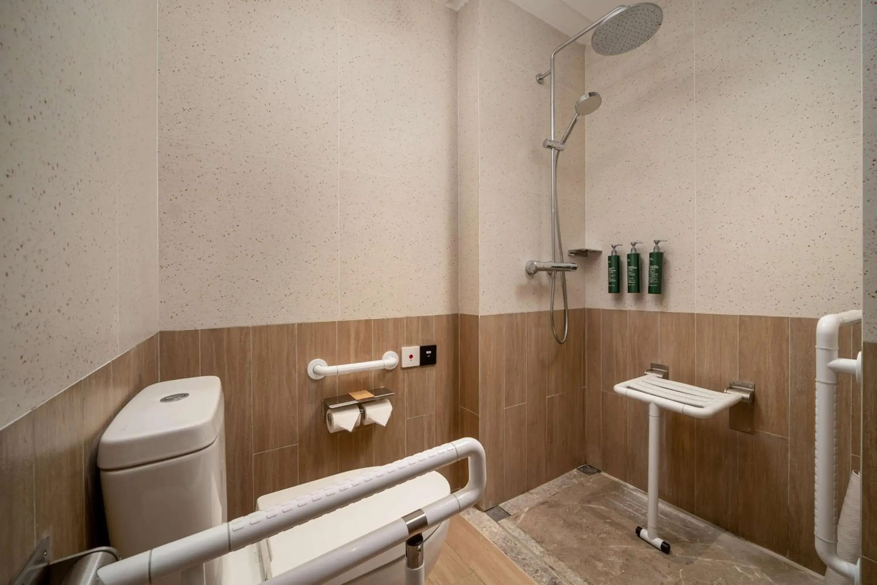 Bathroom in Hilton Garden Inn Shanghai Caoyang Bathroom in Hilton Garden Inn Shanghai Caoyang