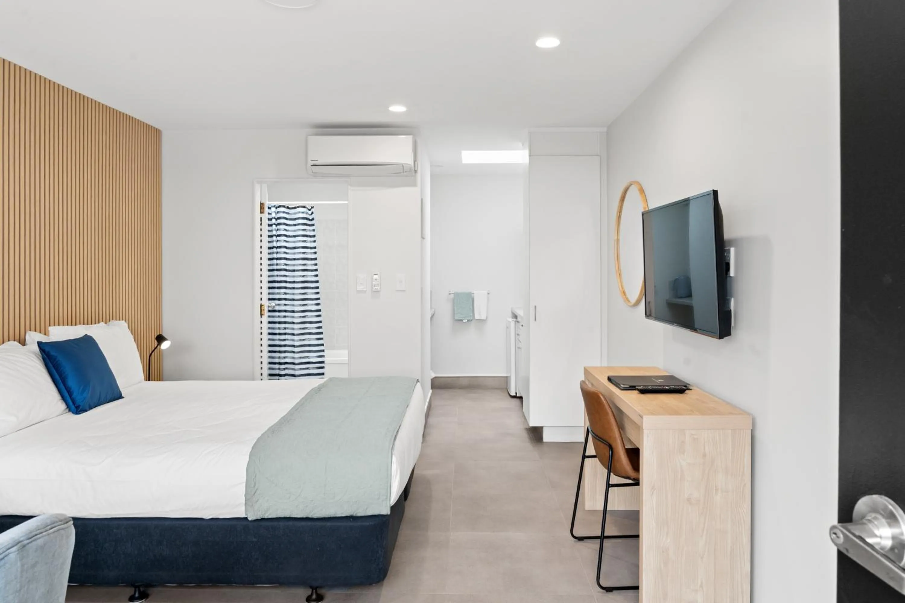 Bed in Pacific Motor Inn