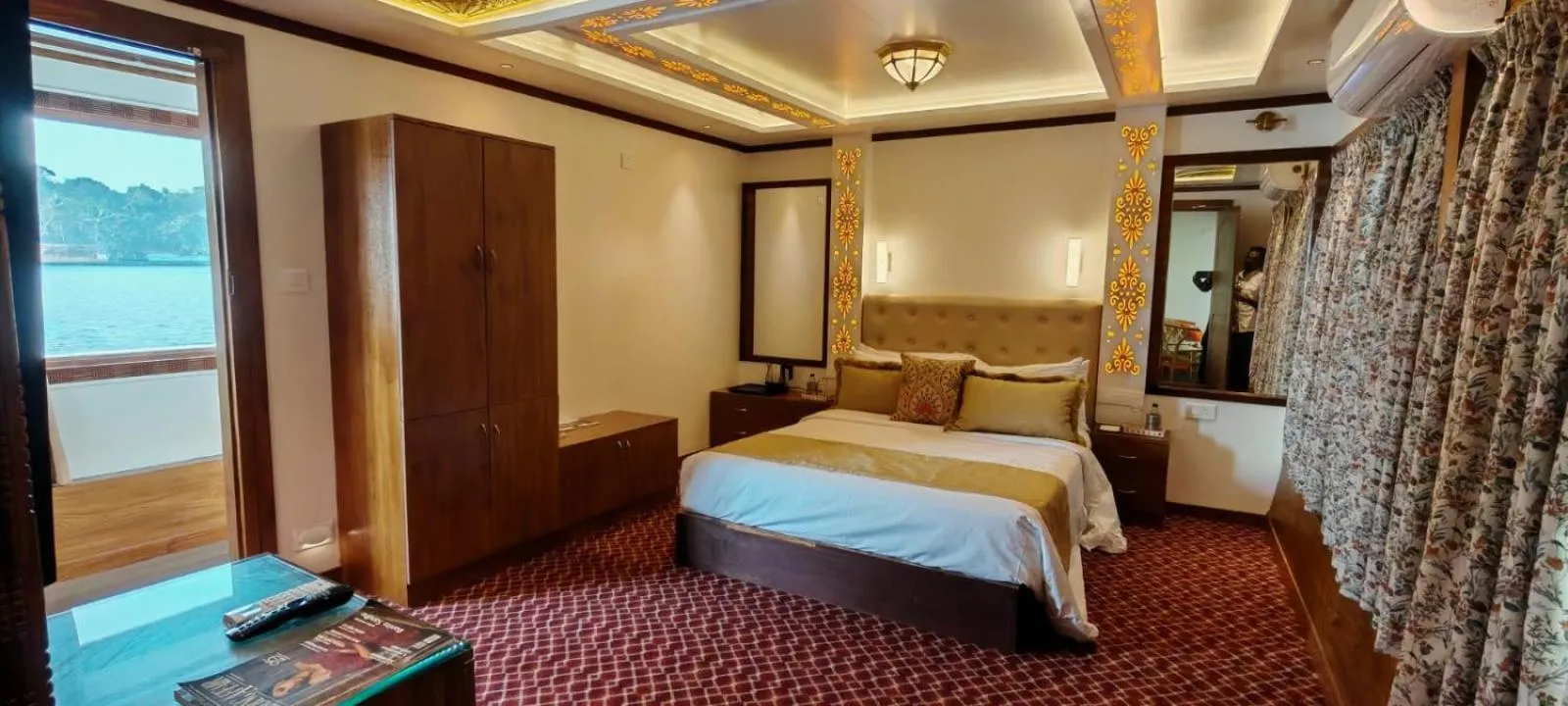 Bed in The Leela Ashtamudi, A Raviz Hotel