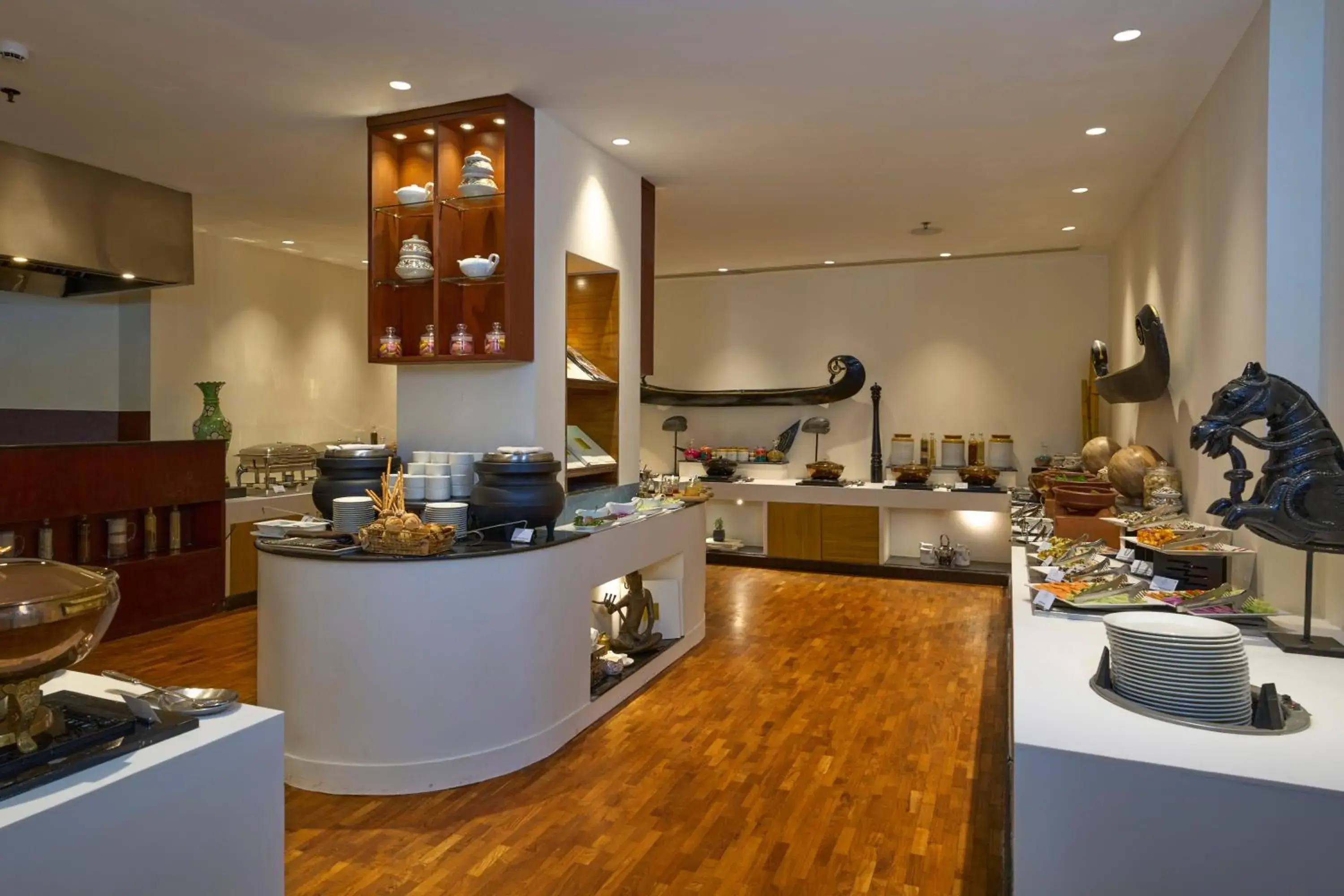 Restaurant/places to eat in The Leela Ashtamudi, A Raviz Hotel Restaurant/places to eat in The Leela Ashtamudi, A Raviz Hotel