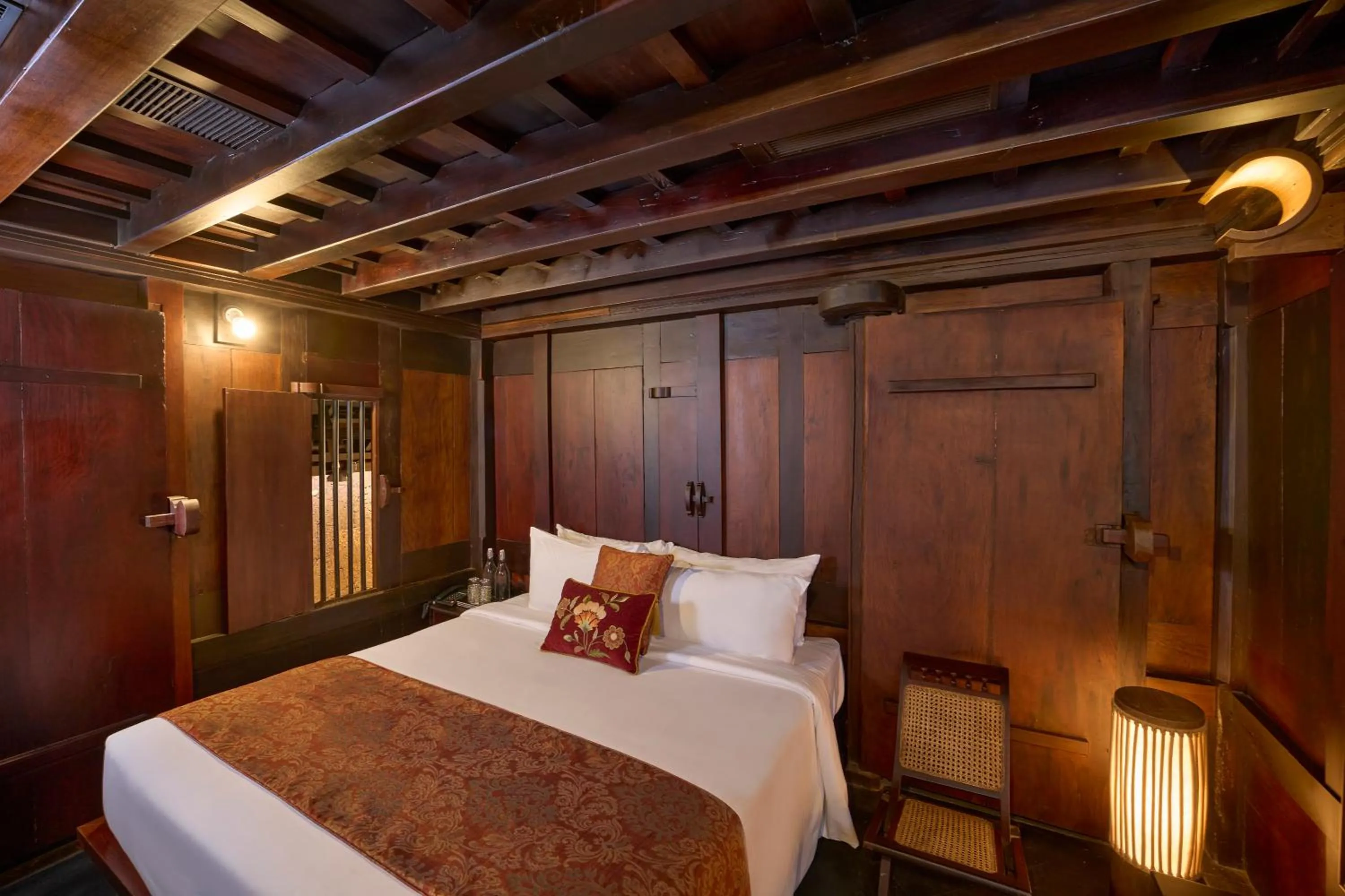 Bed in The Leela Ashtamudi, A Raviz Hotel