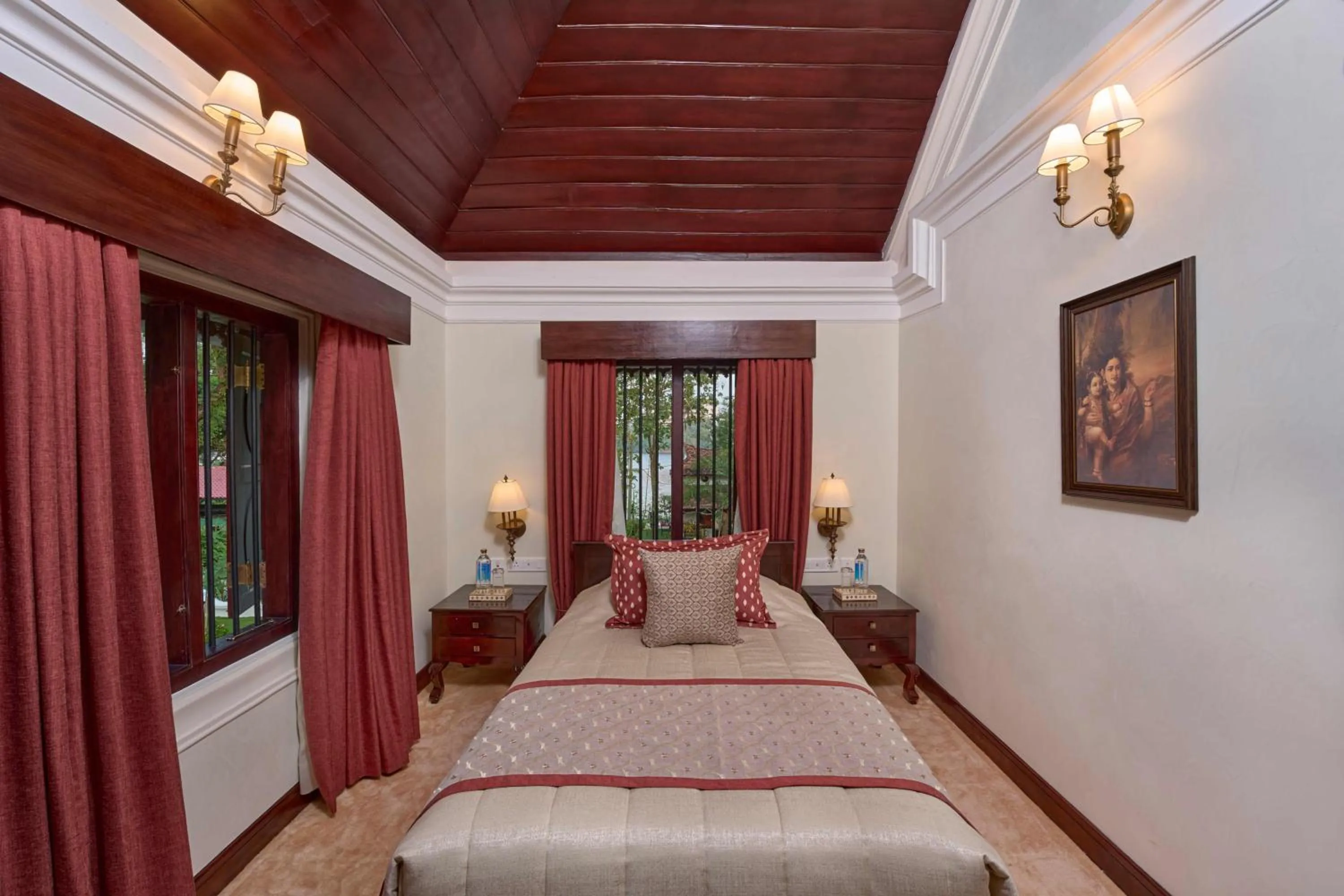 Bed in The Leela Ashtamudi, A Raviz Hotel