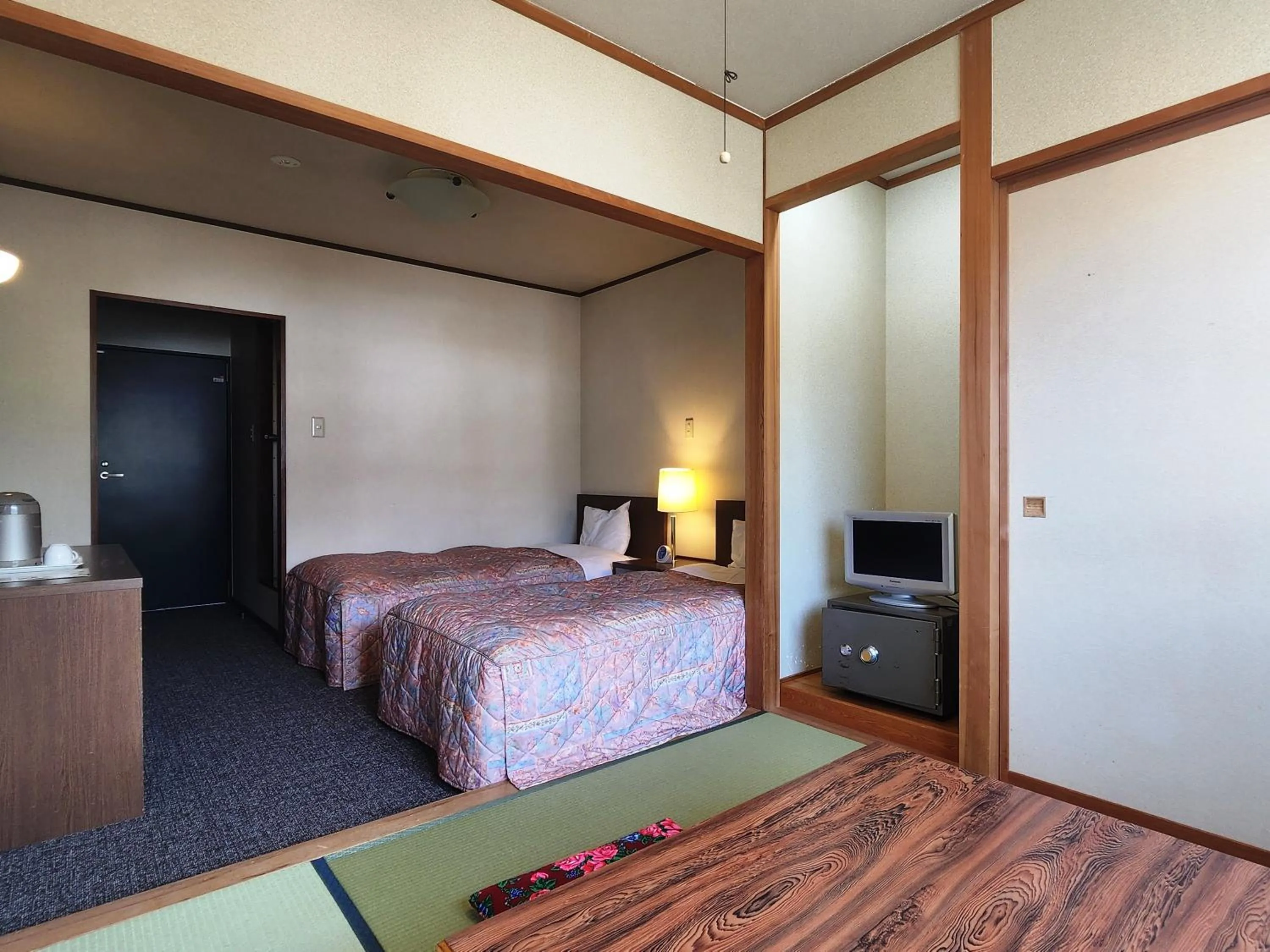 Photo of the whole room, Bed in Hotel Meribel Tsugaike