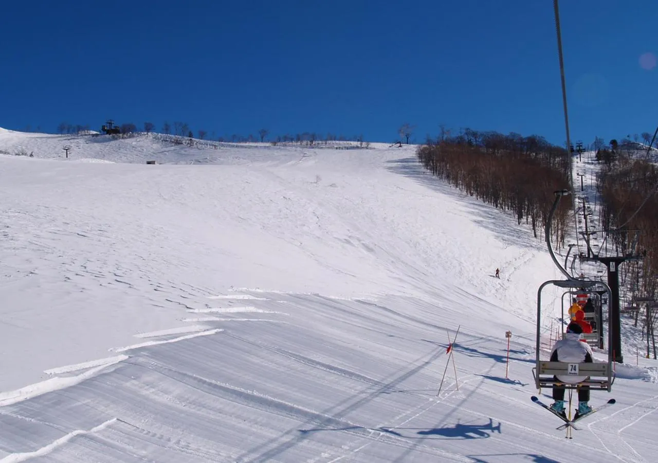 Skiing in Hotel Meribel Tsugaike