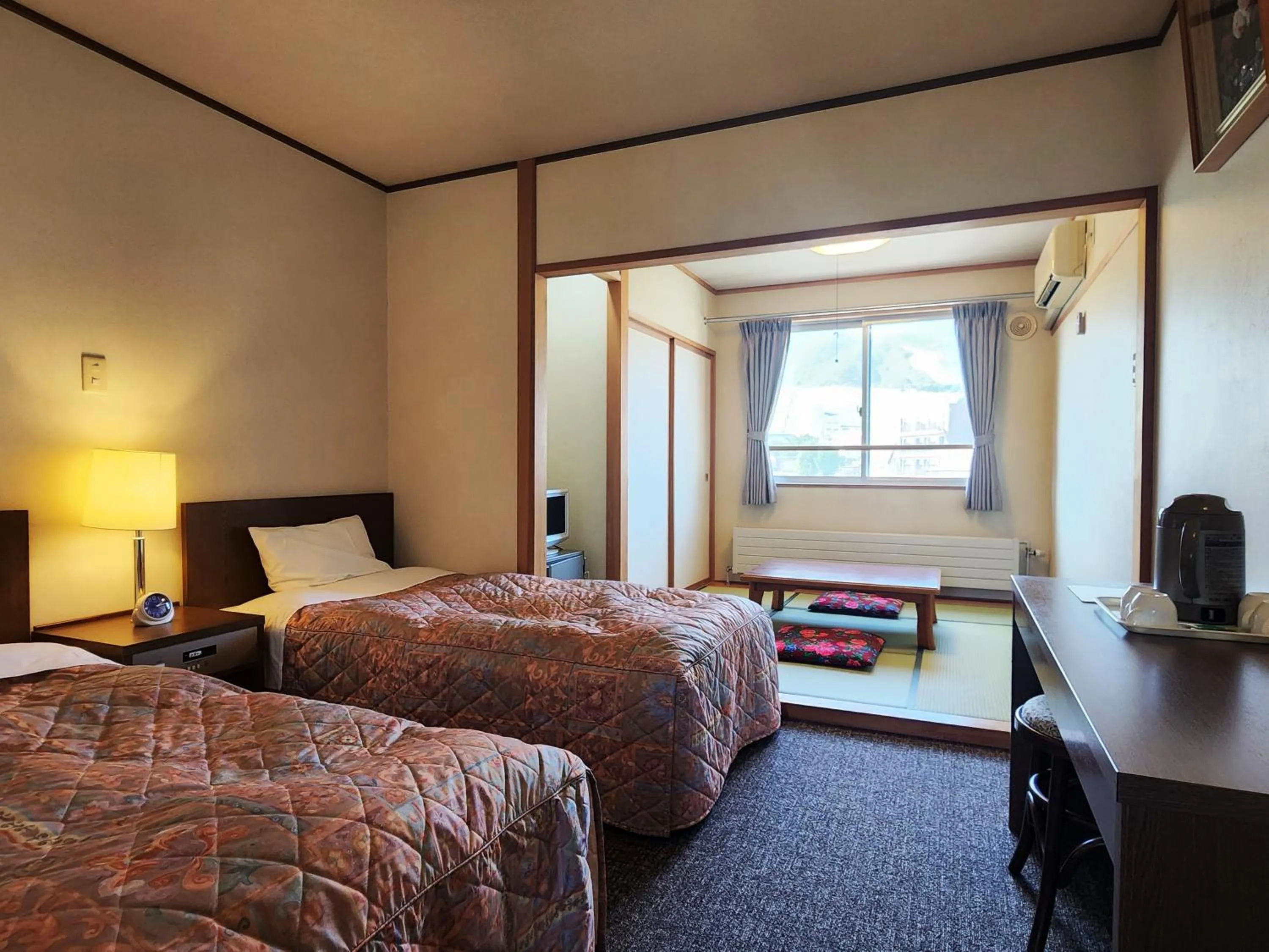 Photo of the whole room, Bed in Hotel Meribel Tsugaike