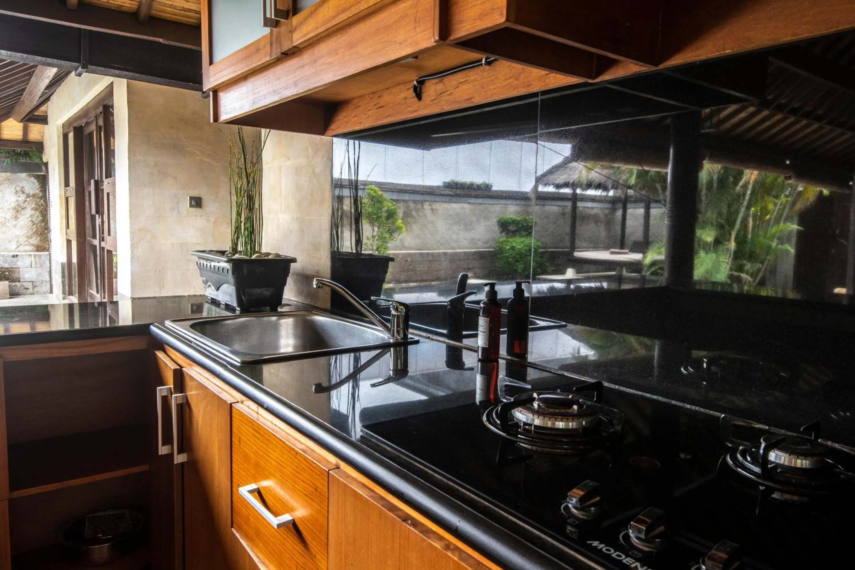 Kitchen or kitchenette in Gili Villas