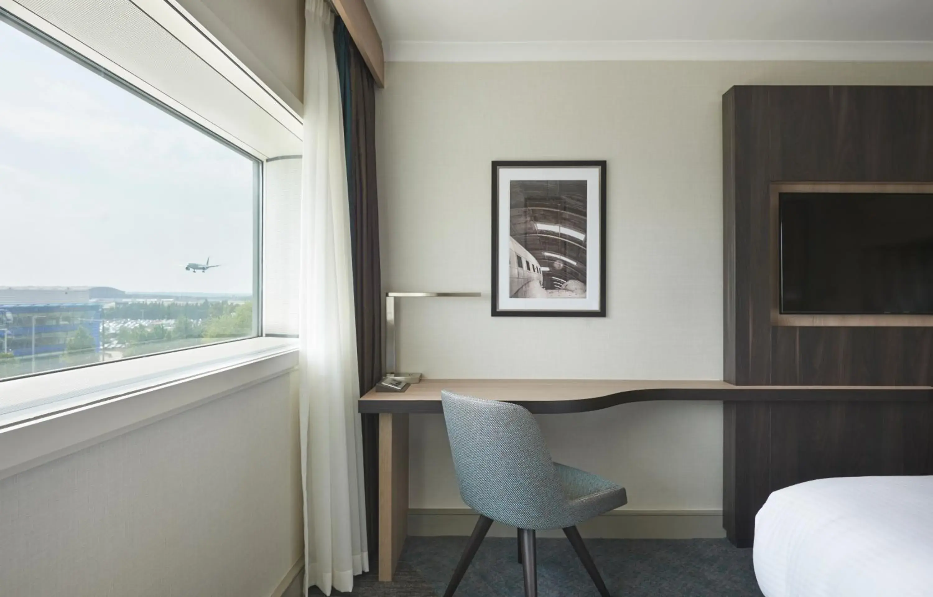 Bedroom, Bed in Hyatt Place London Heathrow Airport Bedroom, Bed in Hyatt Place London Heathrow Airport