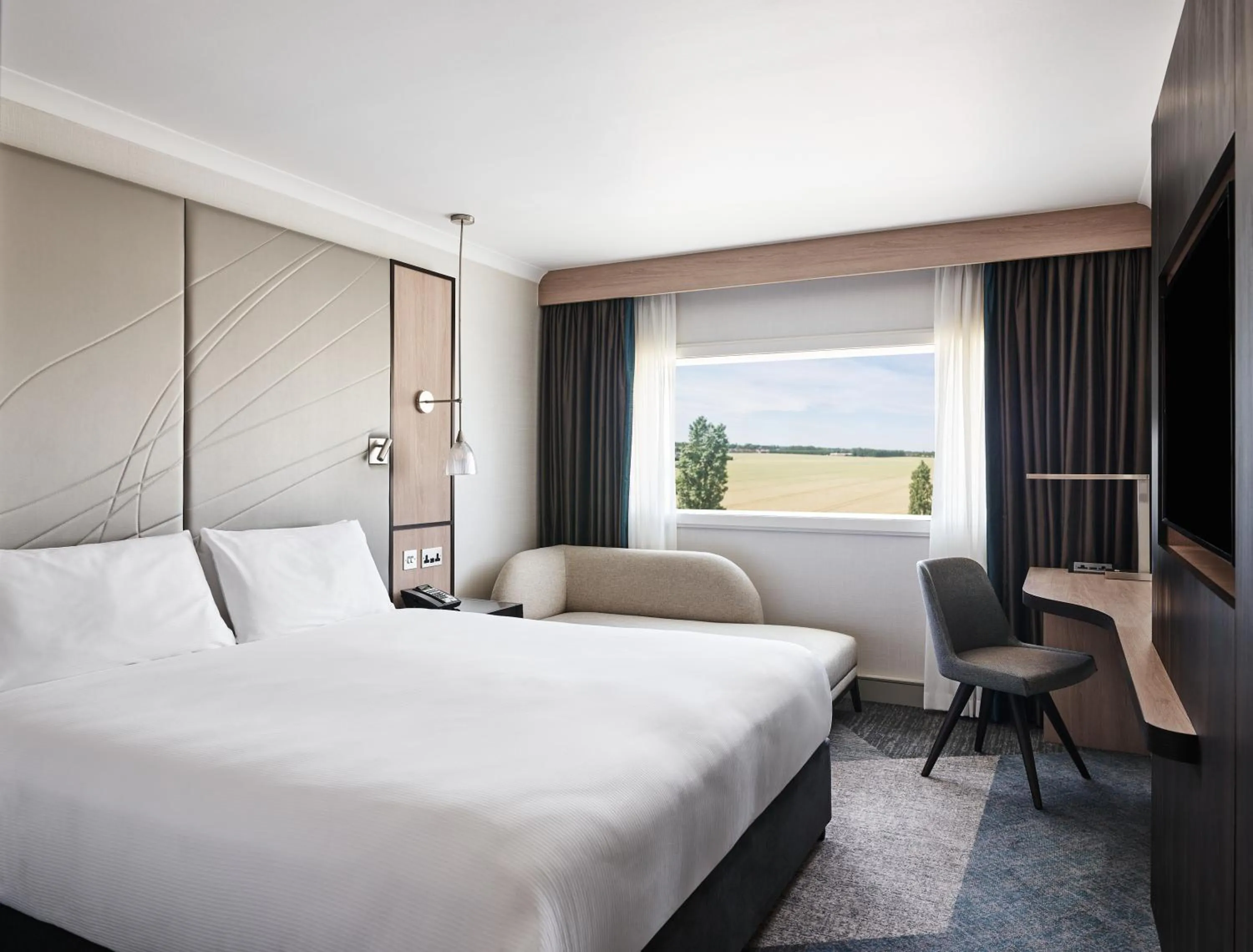 Bedroom, Bed in Hyatt Place London Heathrow Airport