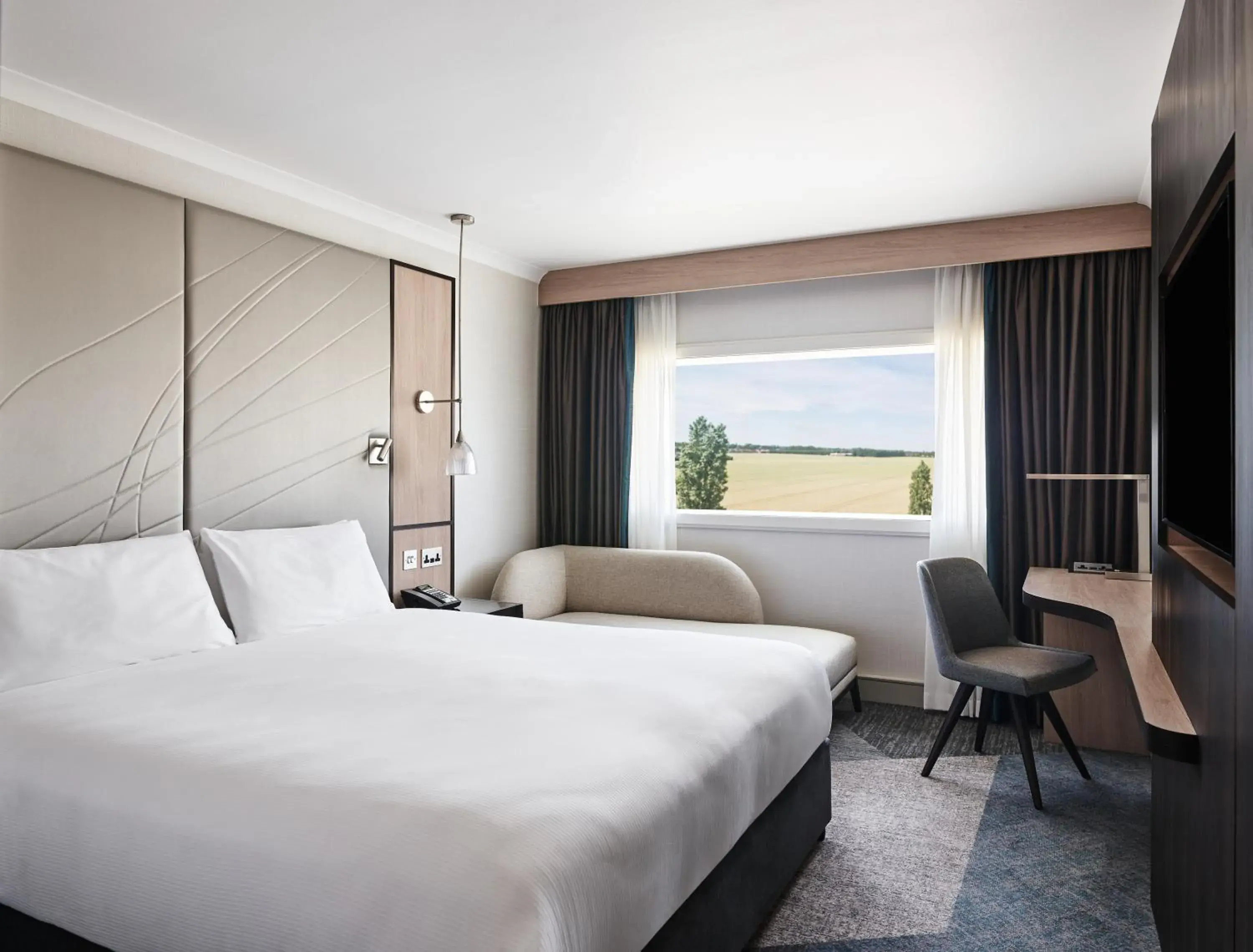 Bedroom, Bed in Hyatt Place London Heathrow Airport Bedroom, Bed in Hyatt Place London Heathrow Airport