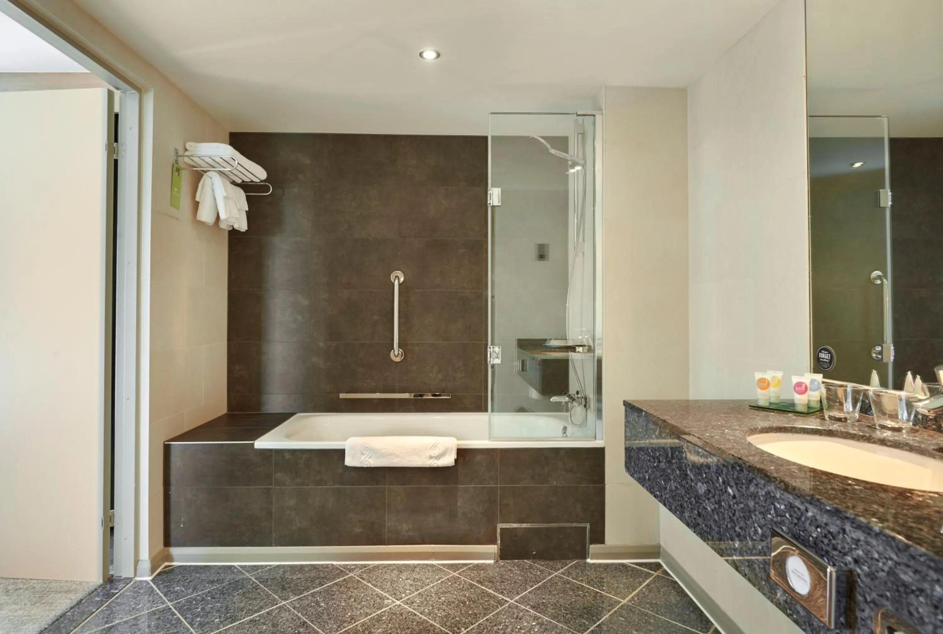 Bathroom in Hyatt Place London Heathrow Airport