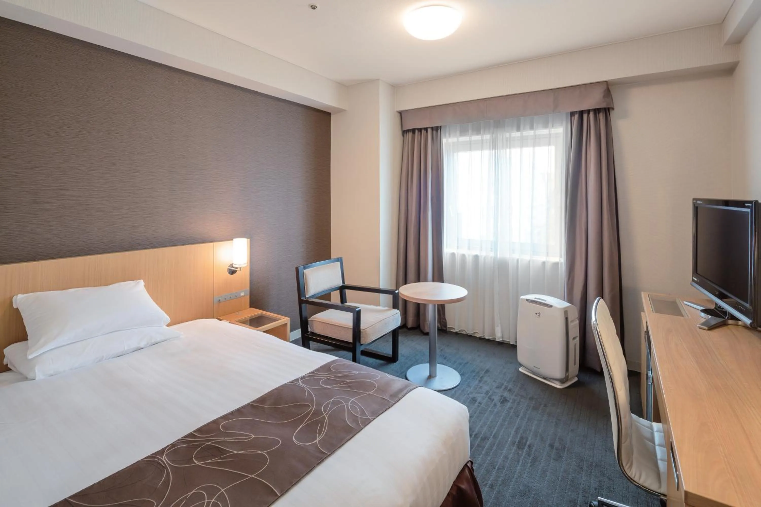 Photo of the whole room, Bed in Hakata Excel Hotel Tokyu