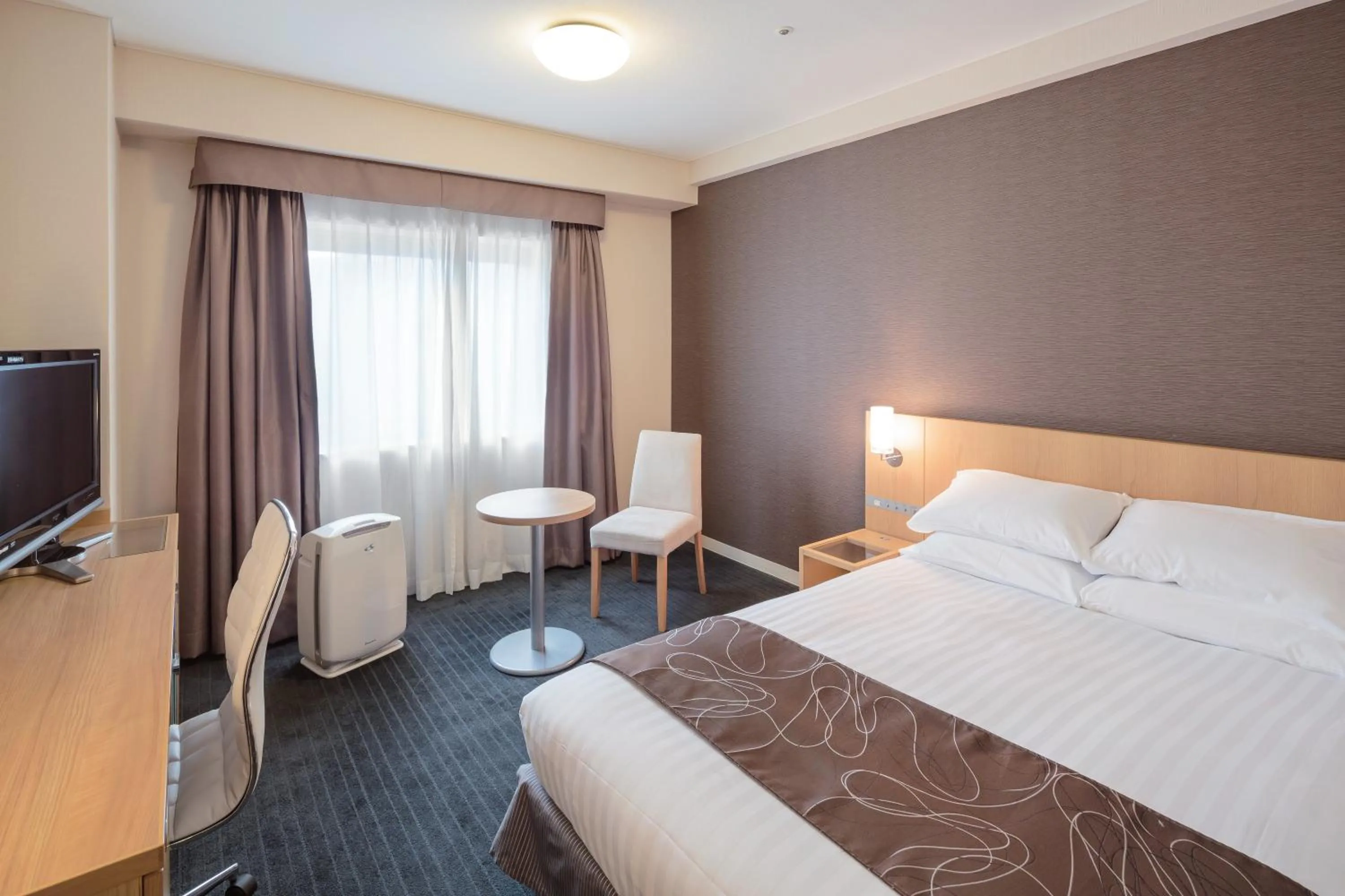 Photo of the whole room, Bed in Hakata Excel Hotel Tokyu