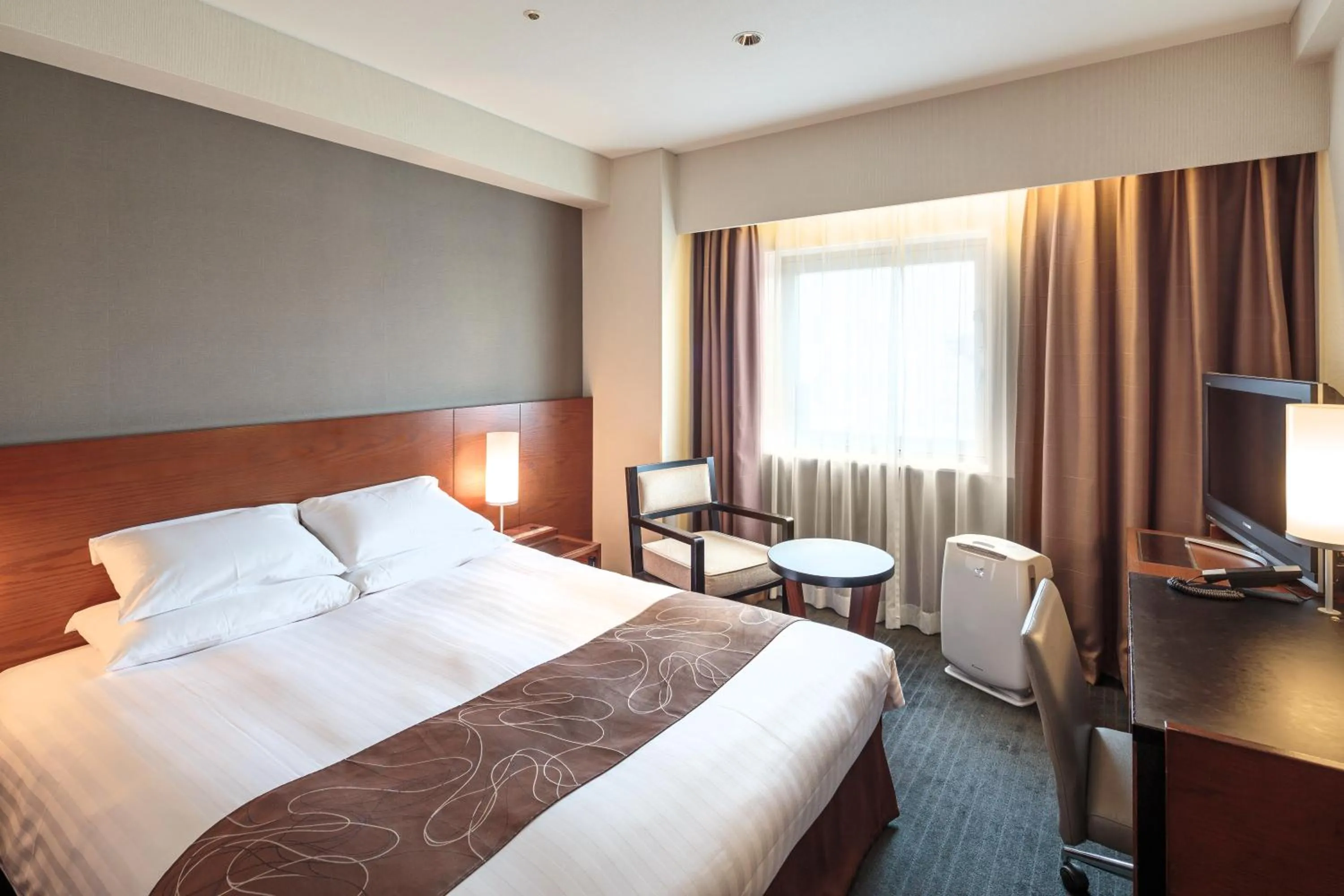 Photo of the whole room, Bed in Hakata Excel Hotel Tokyu