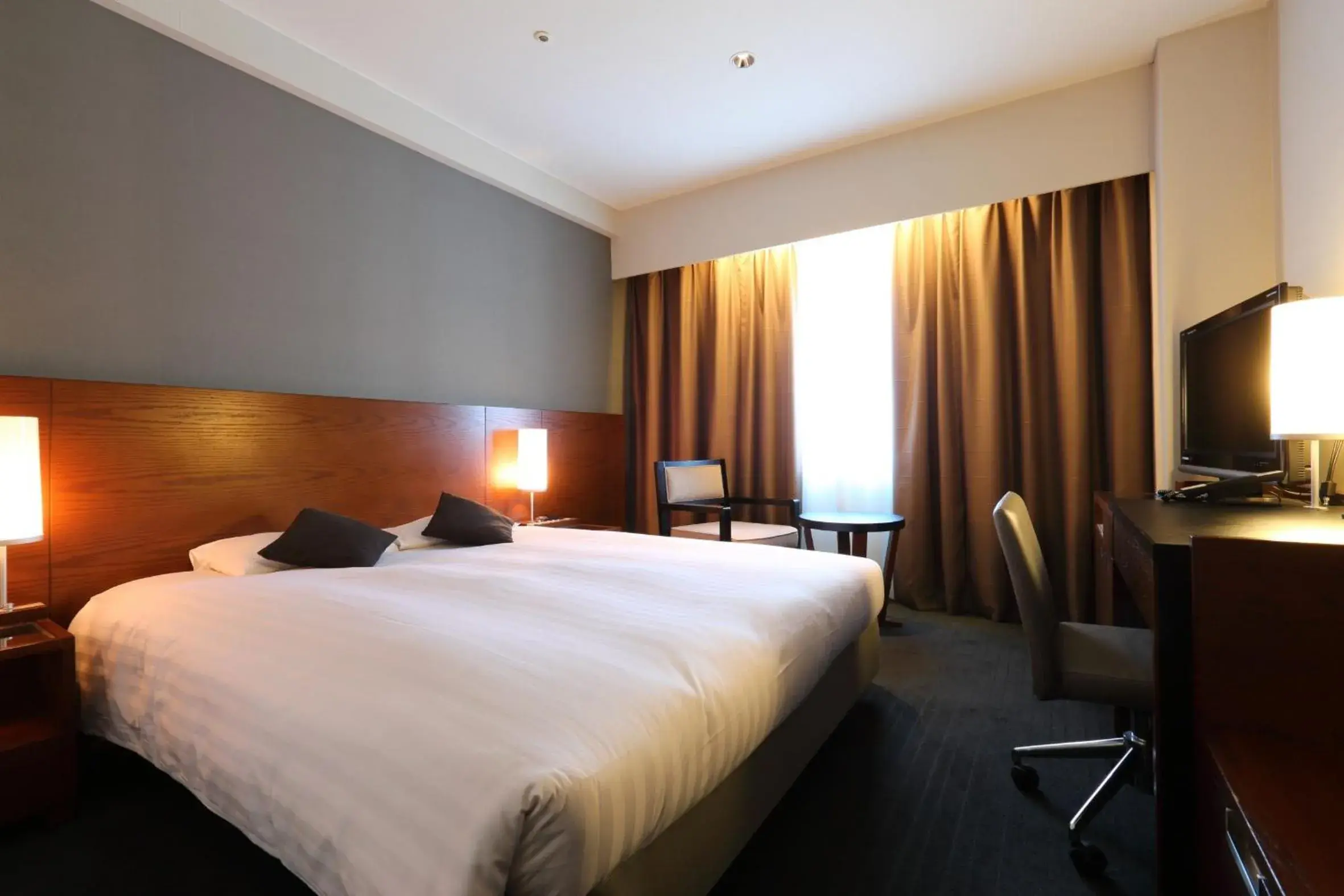 Photo of the whole room, Bed in Hakata Excel Hotel Tokyu Photo of the whole room, Bed in Hakata Excel Hotel Tokyu