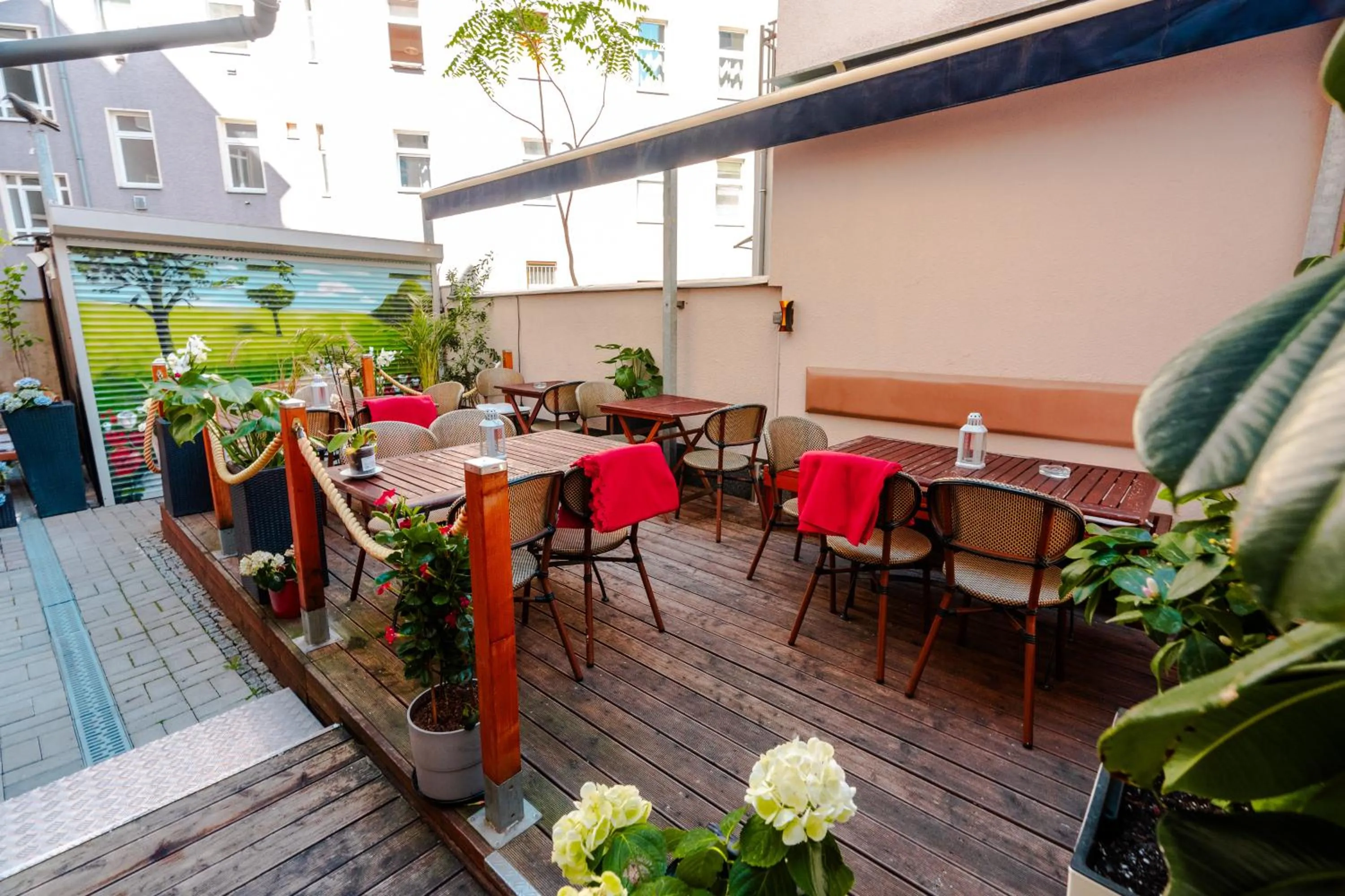 Patio in Hotel Prens Berlin