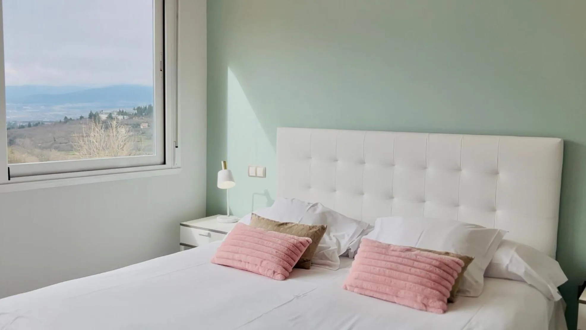 Hot Tub, Bed in Luces del Poniente