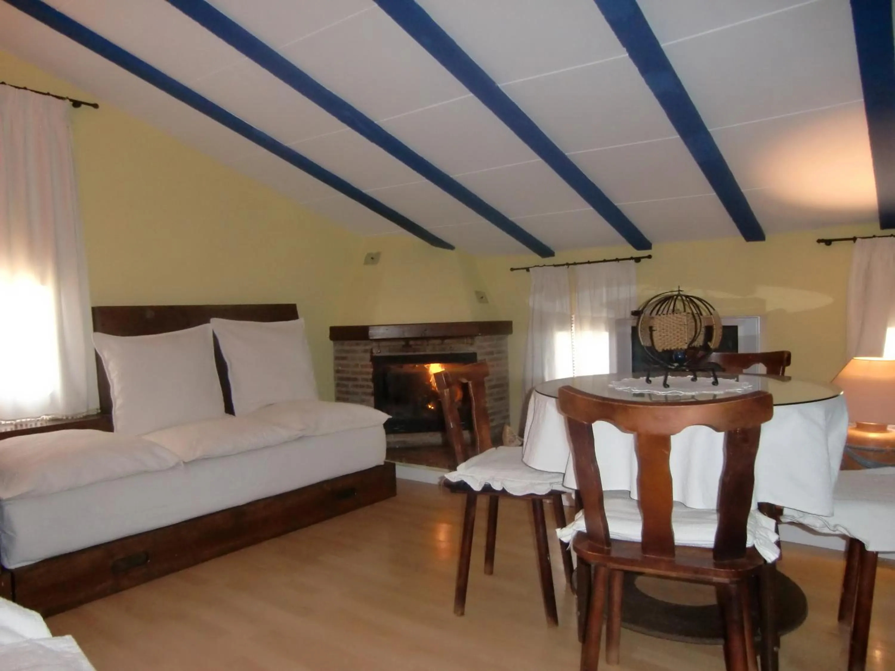 Seating area, Bed in Casa Rural Jose Trullenque