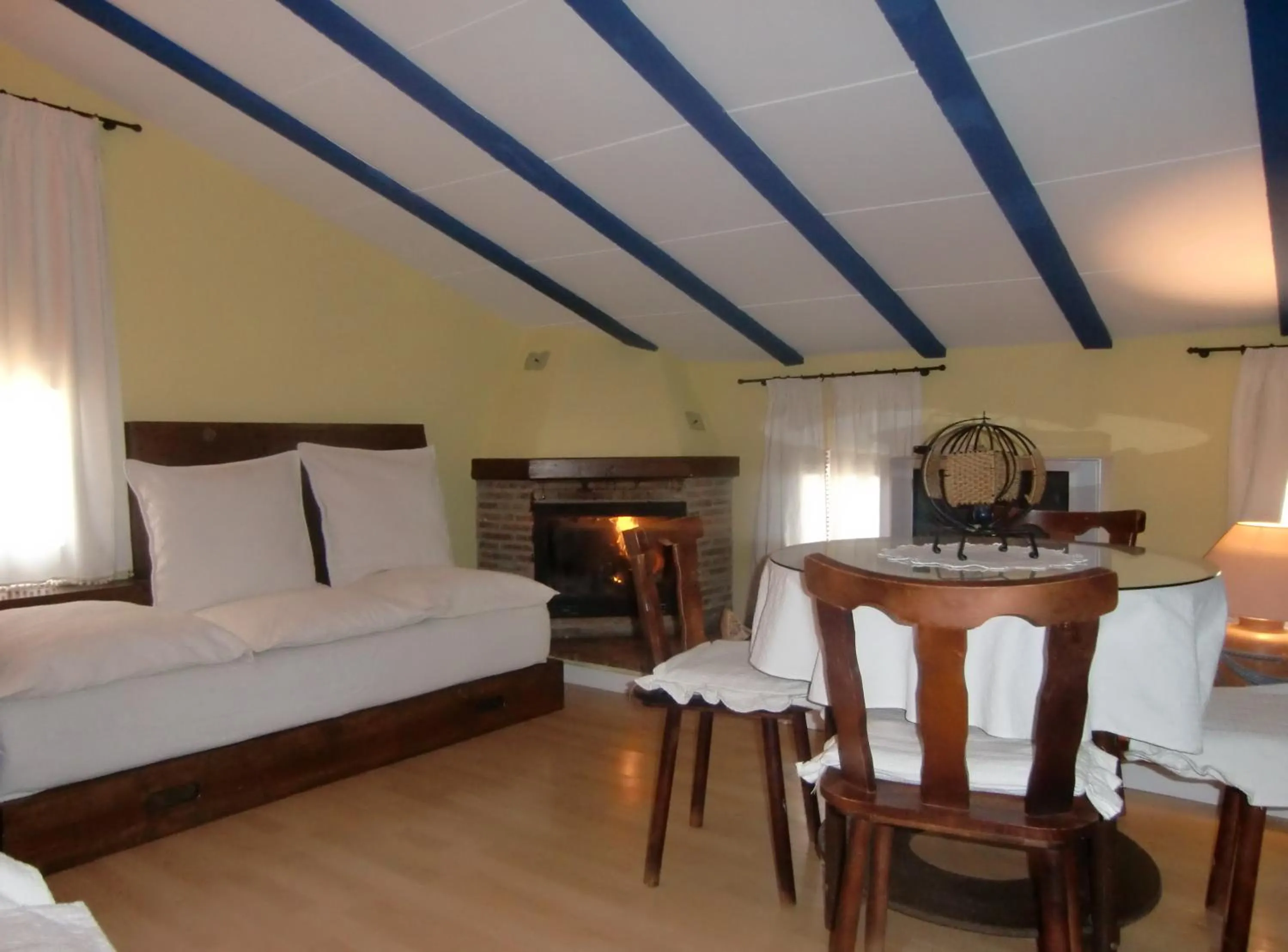 Seating area, Bed in Casa Rural Jose Trullenque