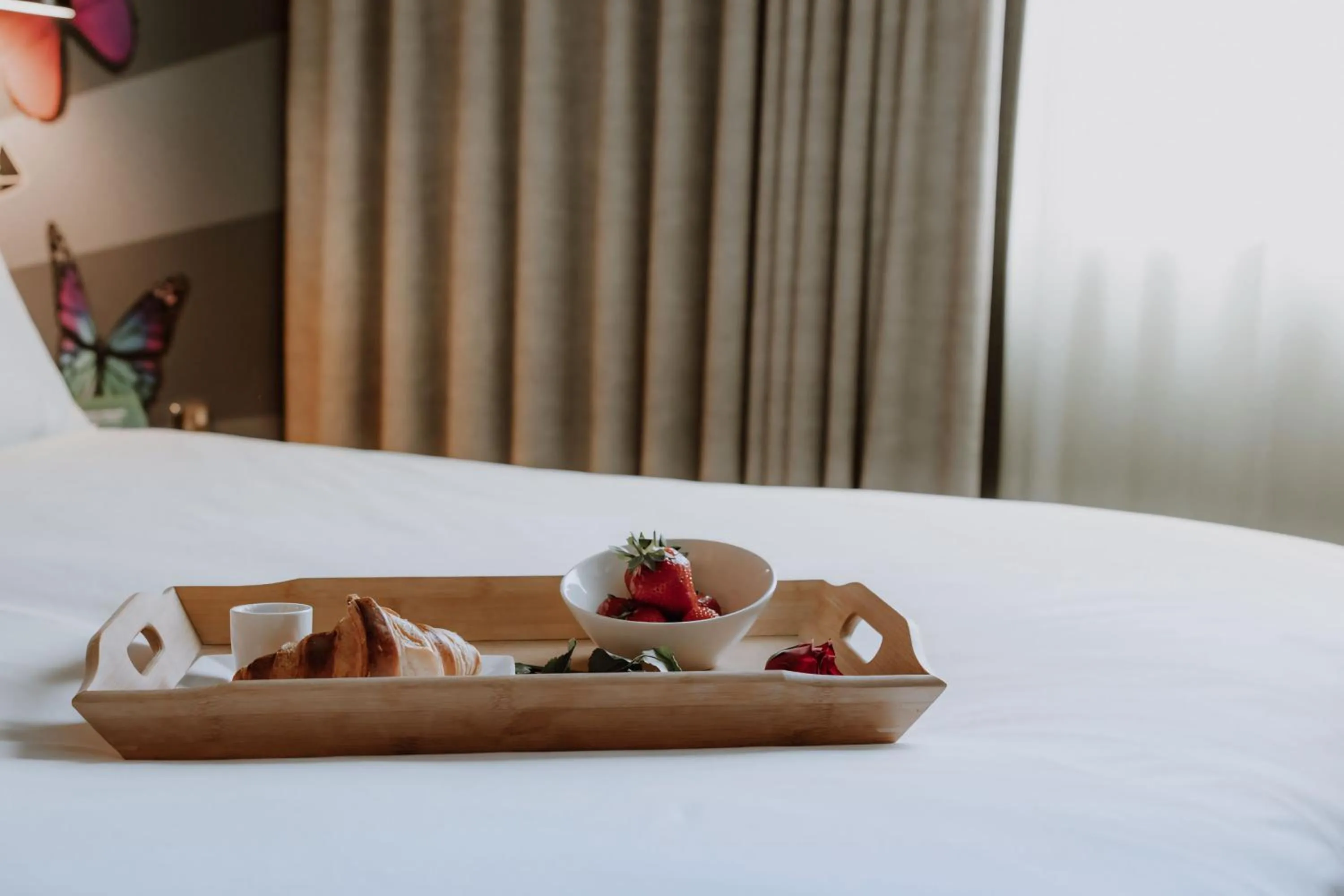 Bed in Holiday Inn Salisbury - Stonehenge by IHG