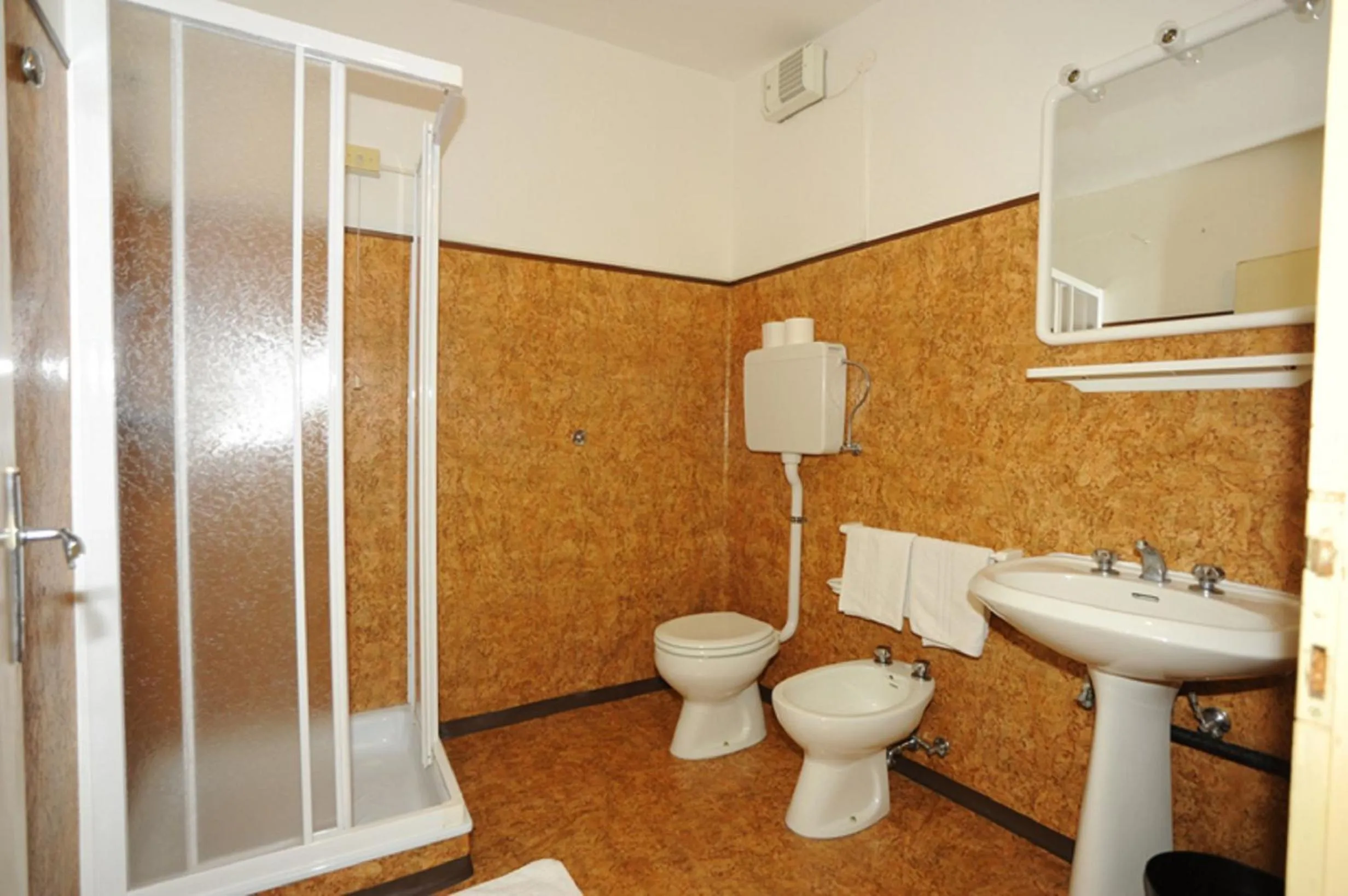 Bathroom in Albergo La Montanara