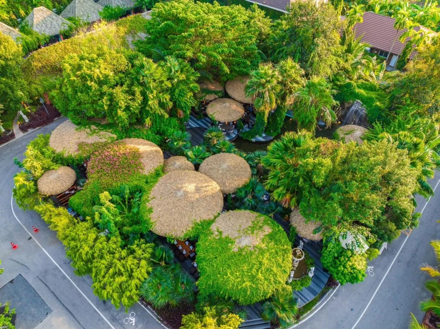 Restaurant/places to eat in Khum Damnoen Resort