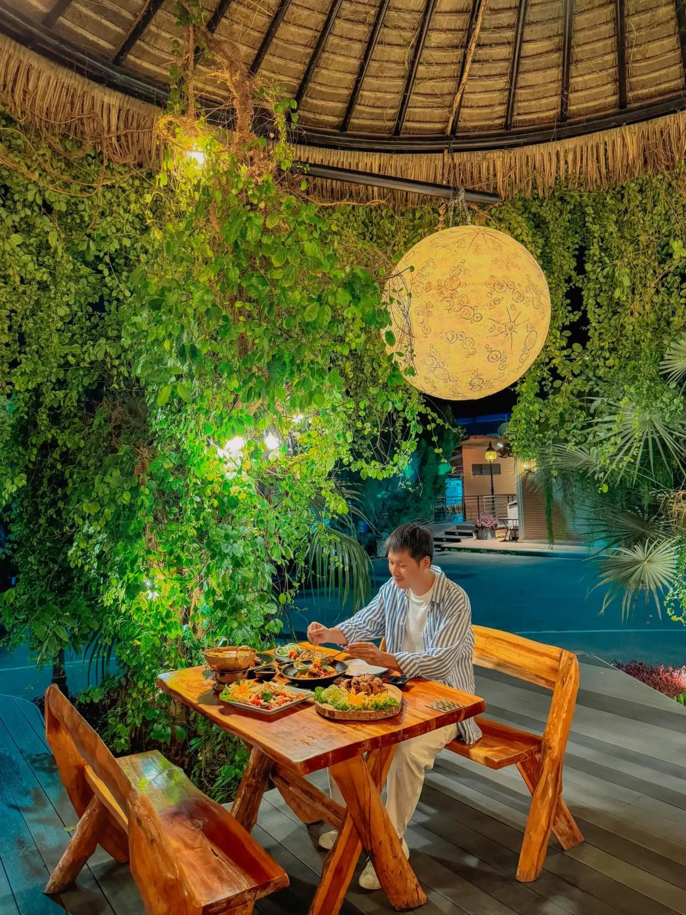 Restaurant/places to eat in Khum Damnoen Resort Restaurant/places to eat in Khum Damnoen Resort