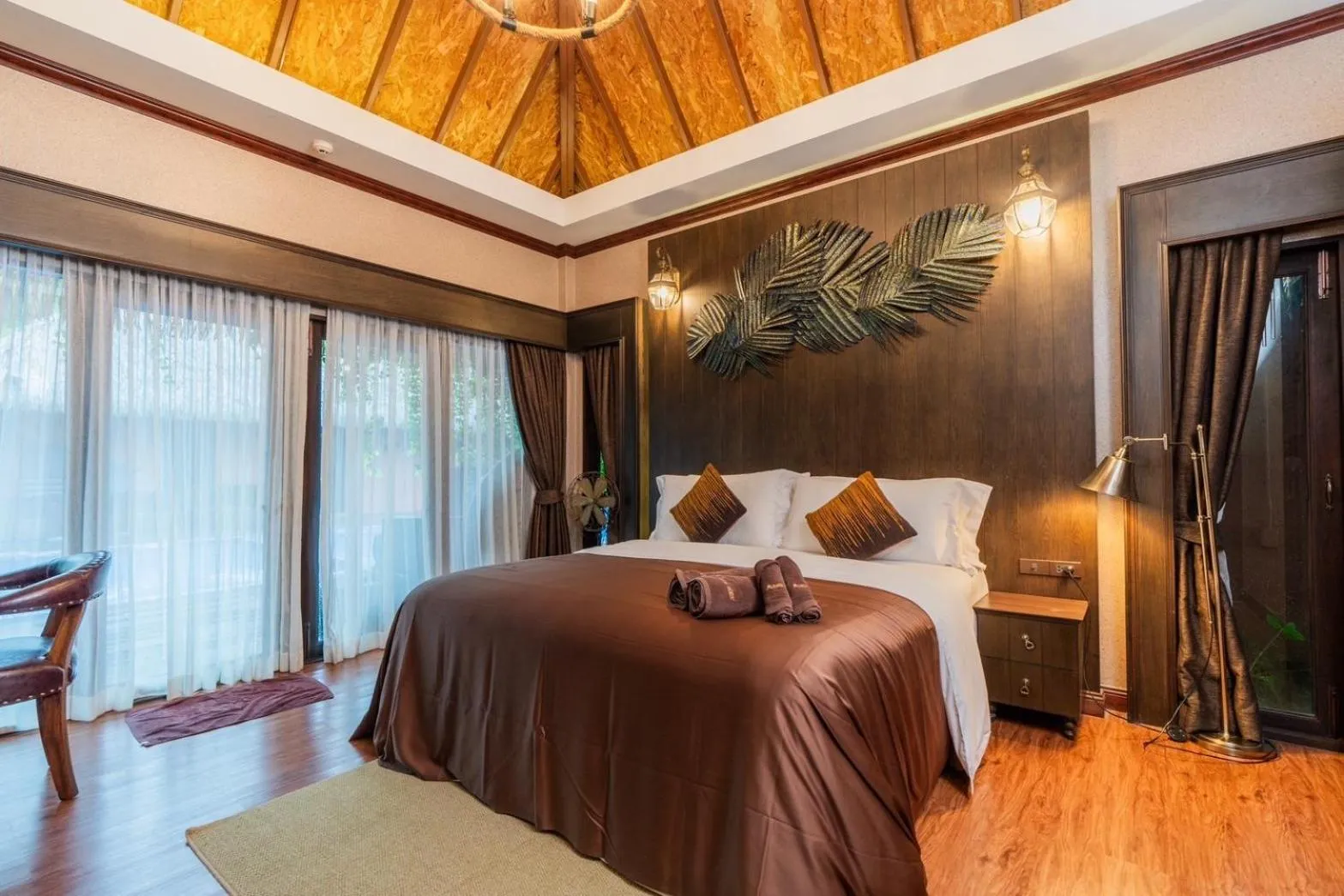Bed in Khum Damnoen Resort