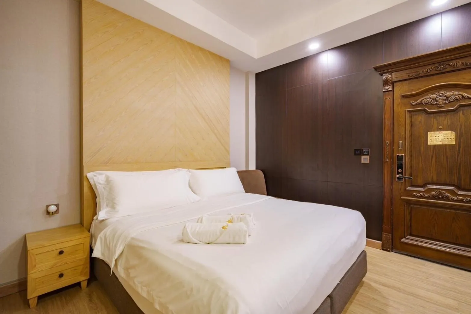 Bed in Khum Damnoen Resort