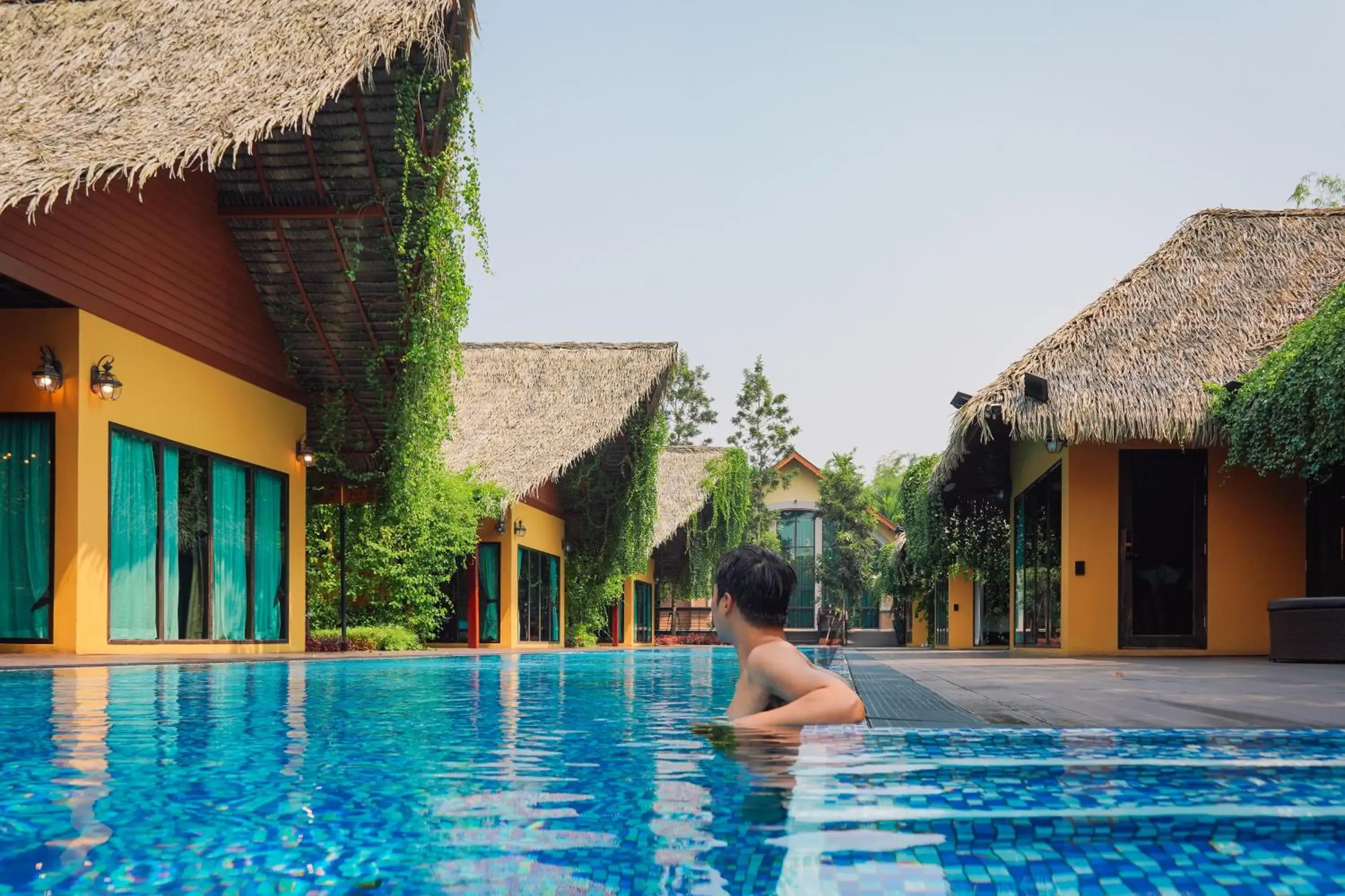 Swimming pool in Khum Damnoen Resort Swimming pool in Khum Damnoen Resort