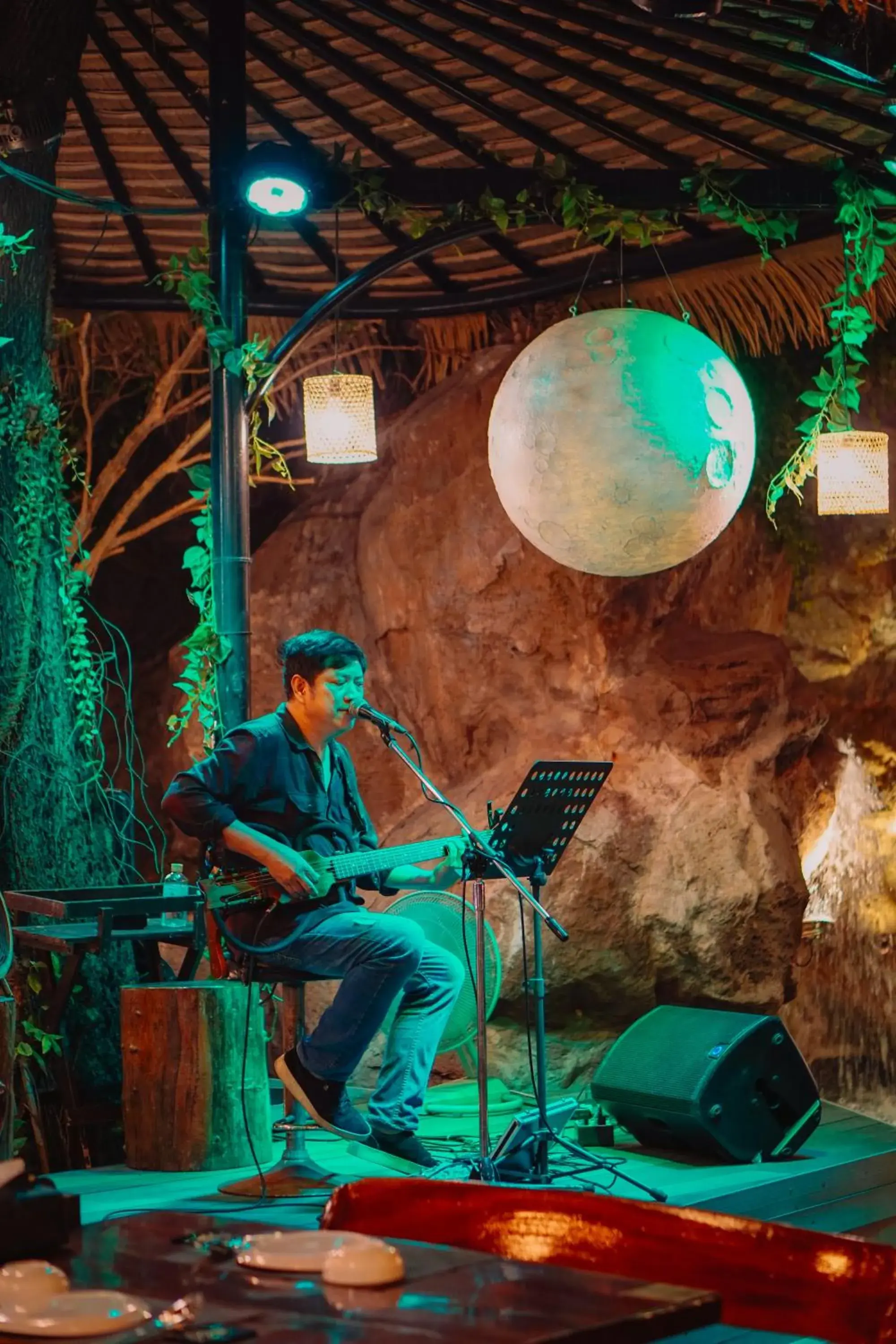 Restaurant/places to eat in Khum Damnoen Resort Restaurant/places to eat in Khum Damnoen Resort