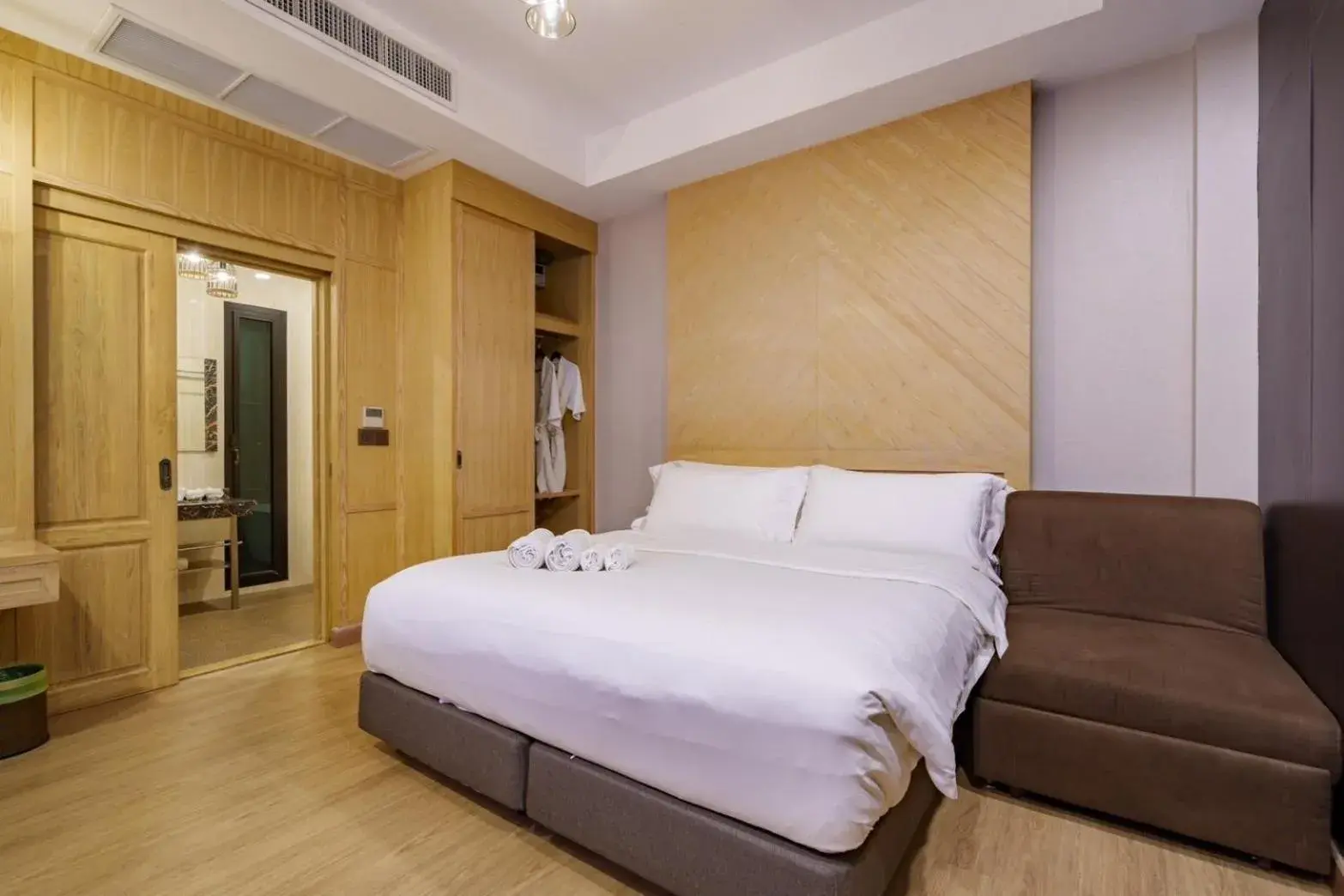 Bed in Khum Damnoen Resort Bed in Khum Damnoen Resort