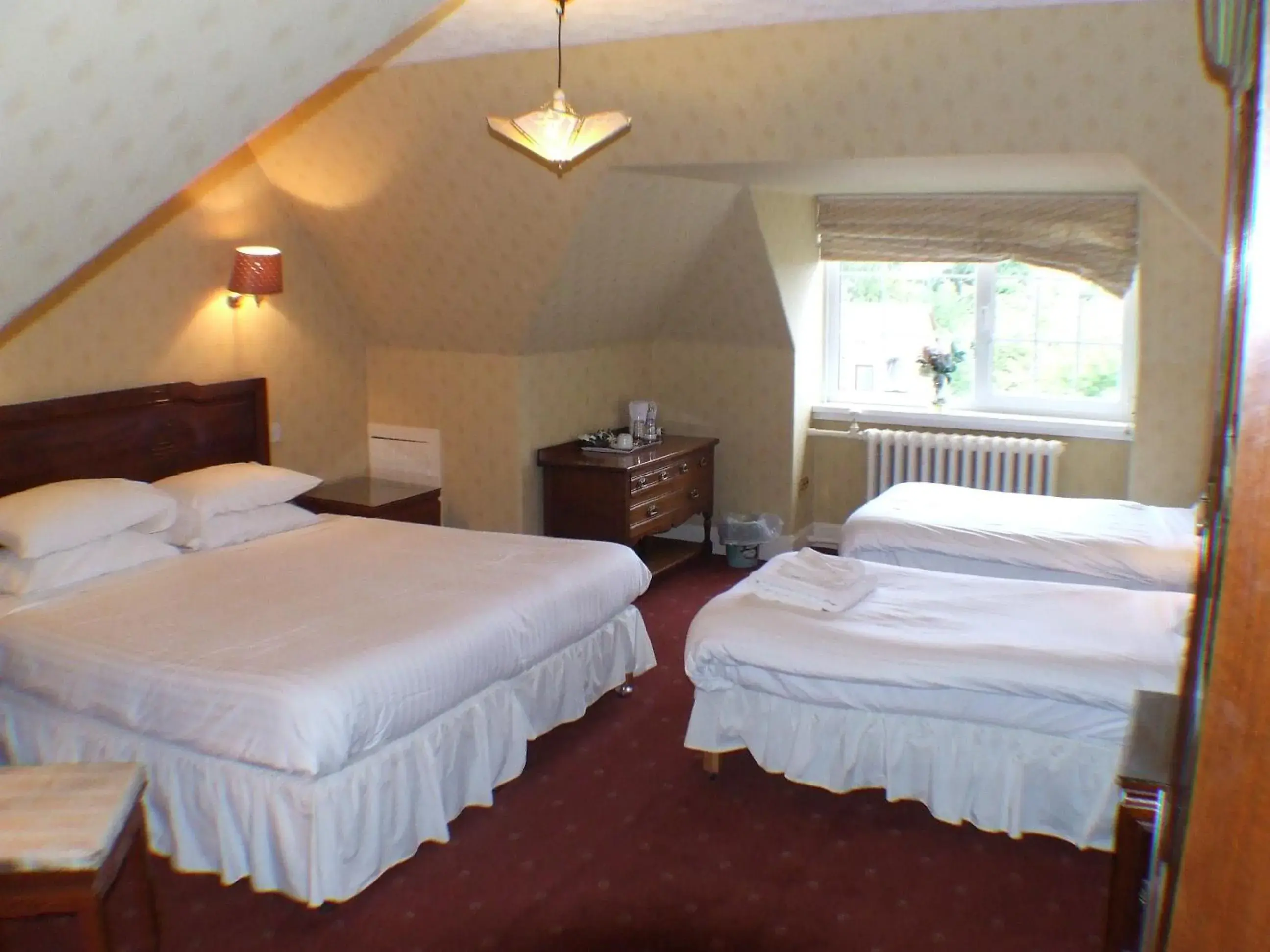 Family Room - single occupancy in Tayside Hotel Family Room - single occupancy in Tayside Hotel