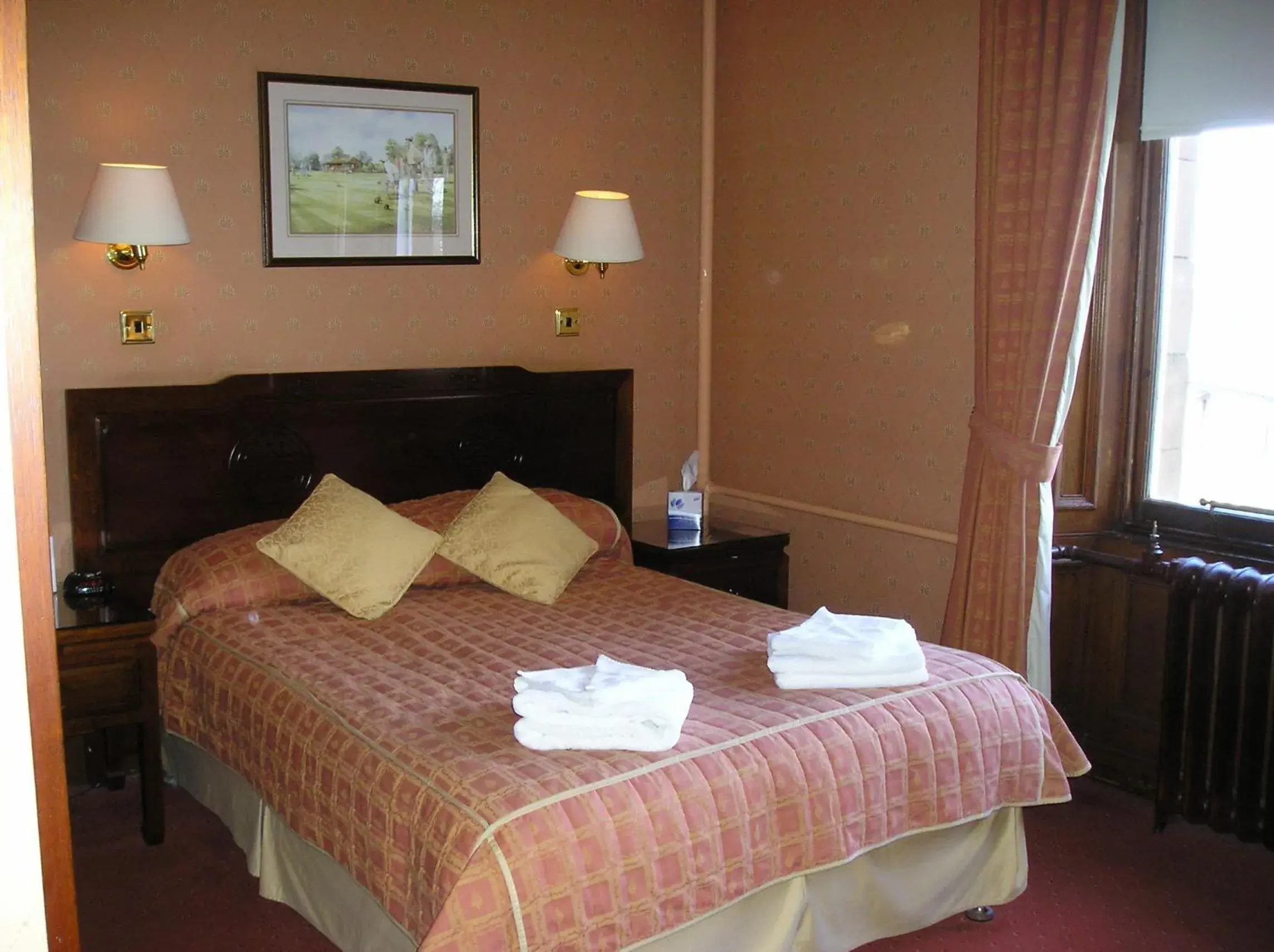 Double Room - single occupancy in Tayside Hotel Double Room - single occupancy in Tayside Hotel