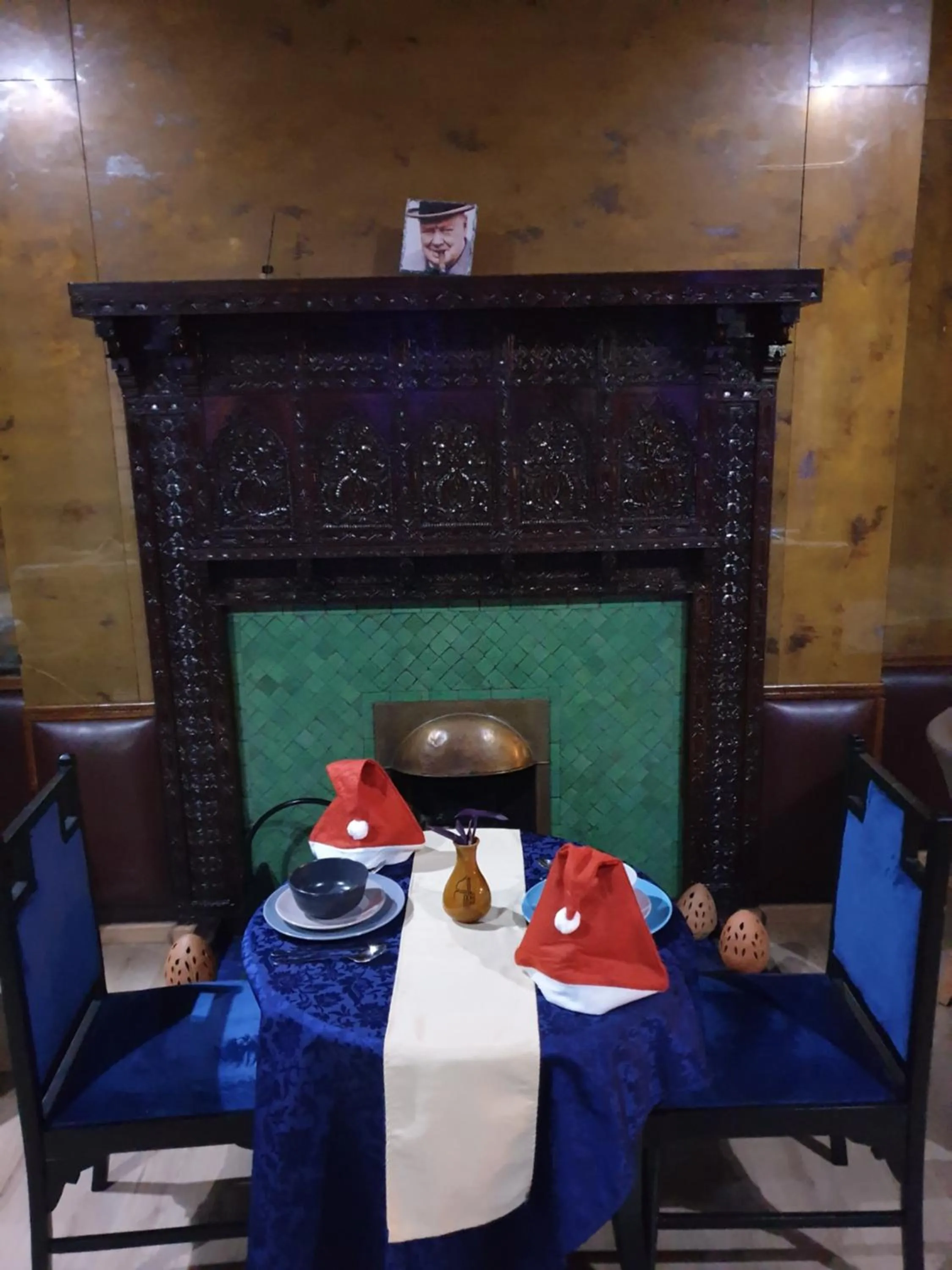 Restaurant/places to eat in Hotel Batha