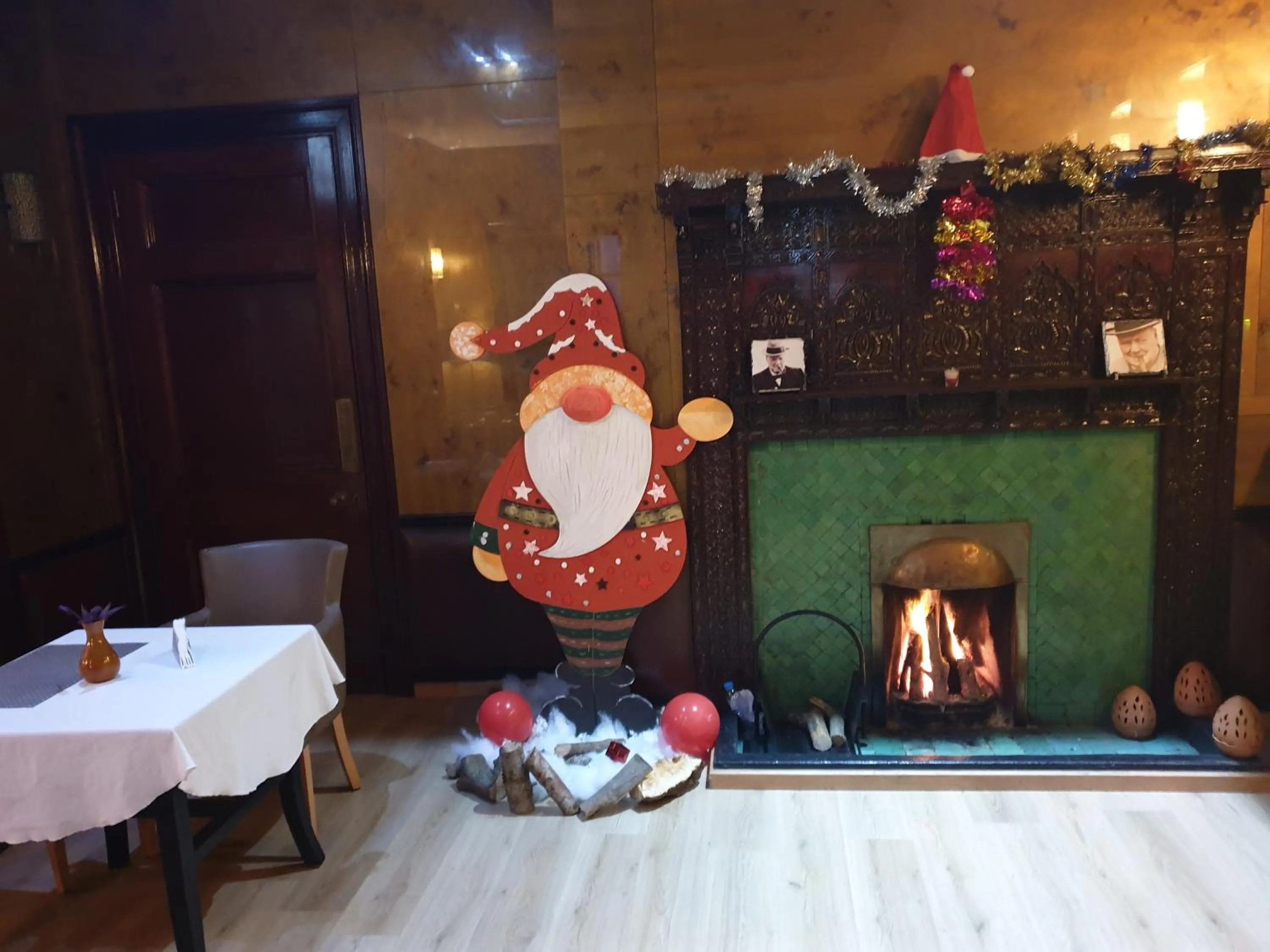 Restaurant/places to eat in Hotel Batha