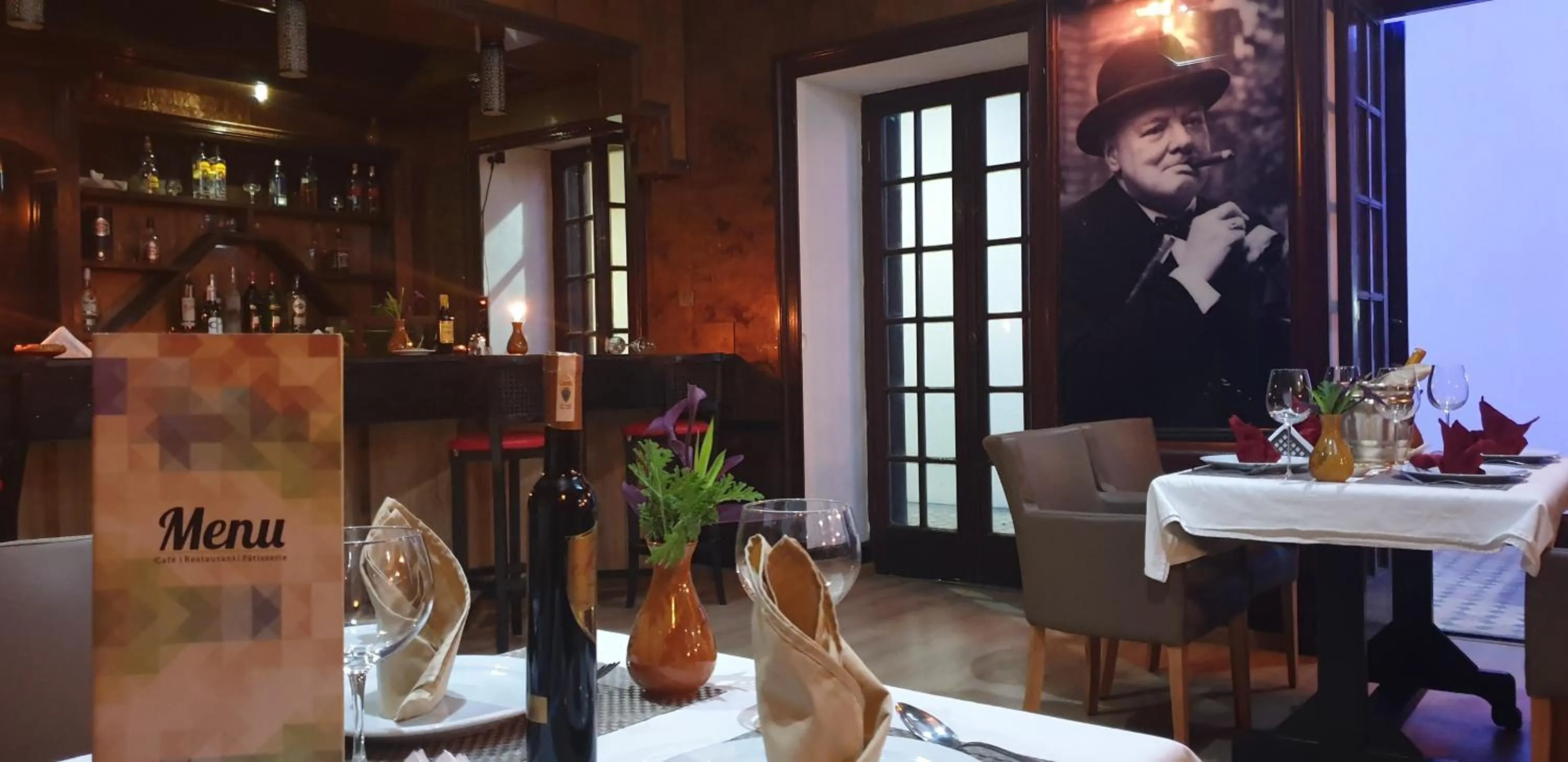 Restaurant/places to eat in Hotel Batha