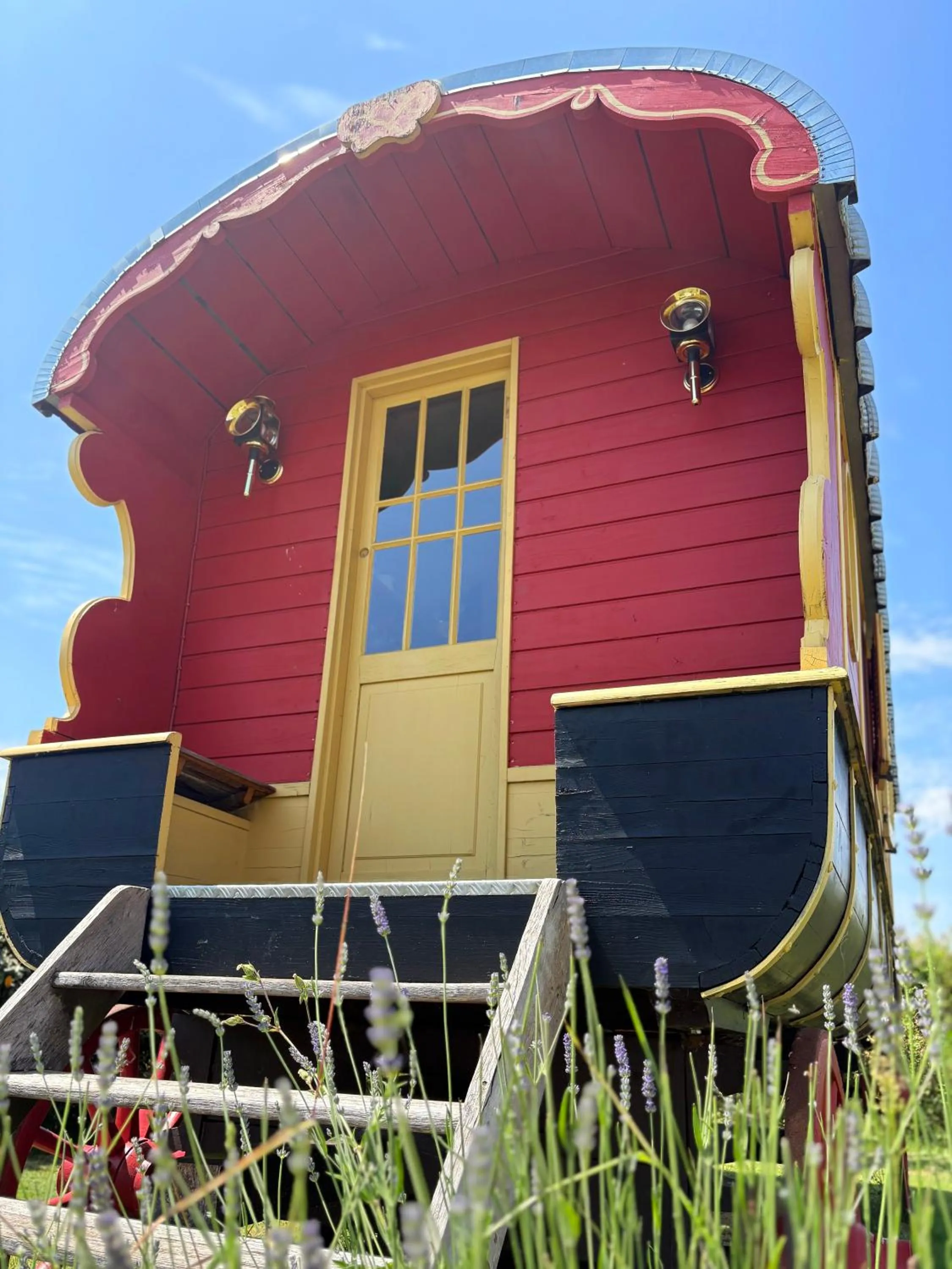 Property building in La roulotte Champêtre des Grillots