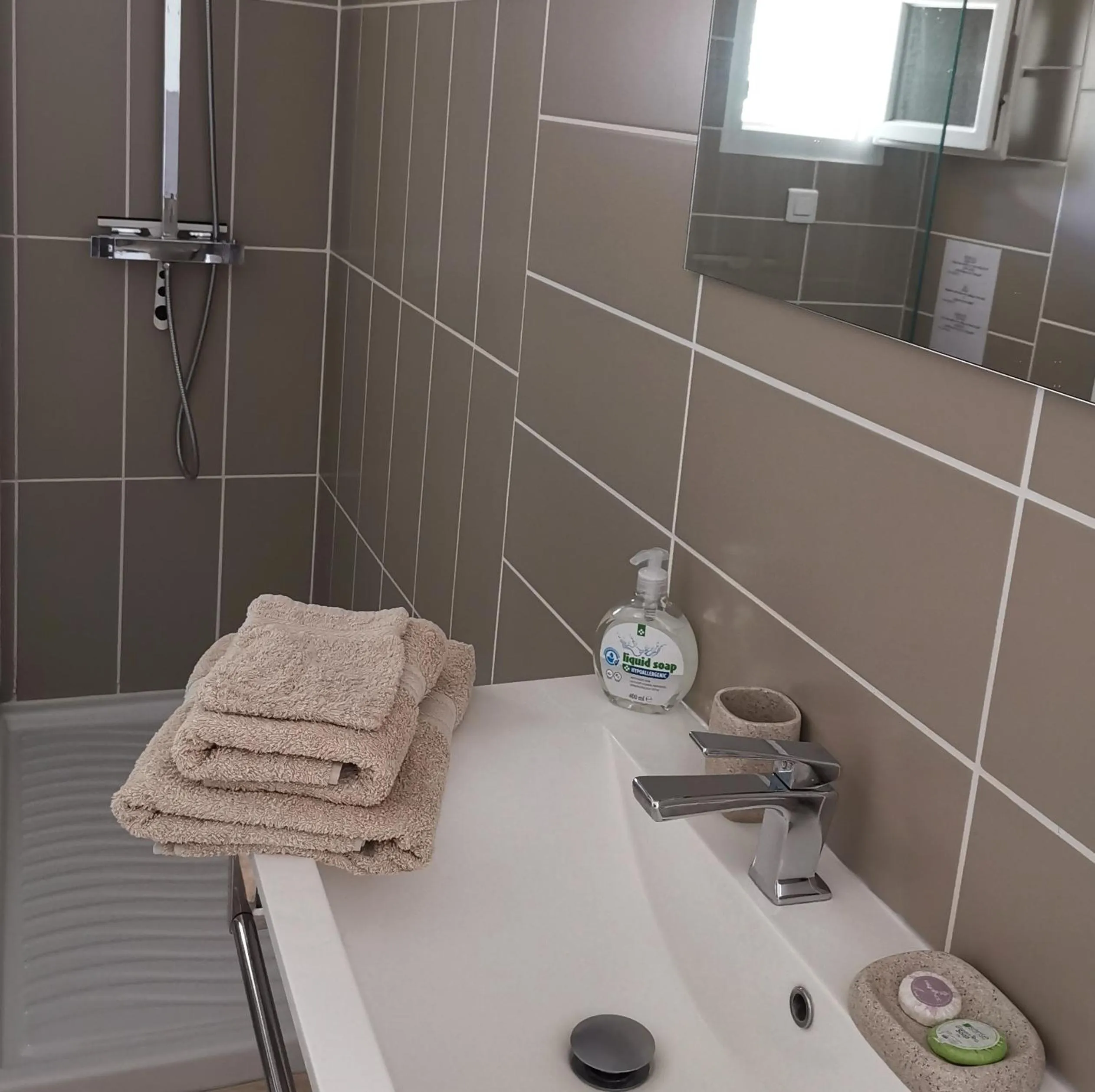 Shower in Le Domaine de Tini