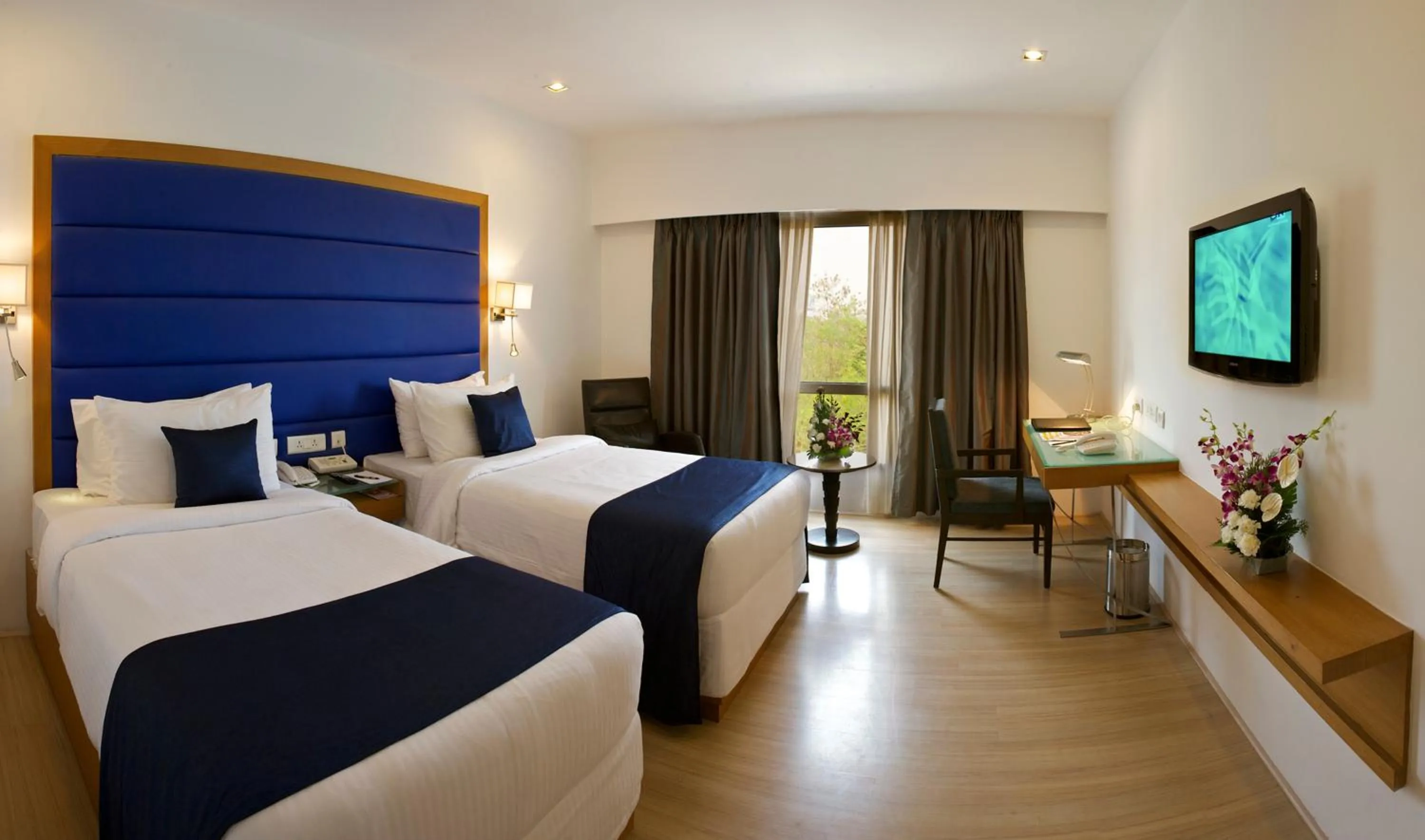 Bedroom, Bed in Peerless Hotel Hyderabad