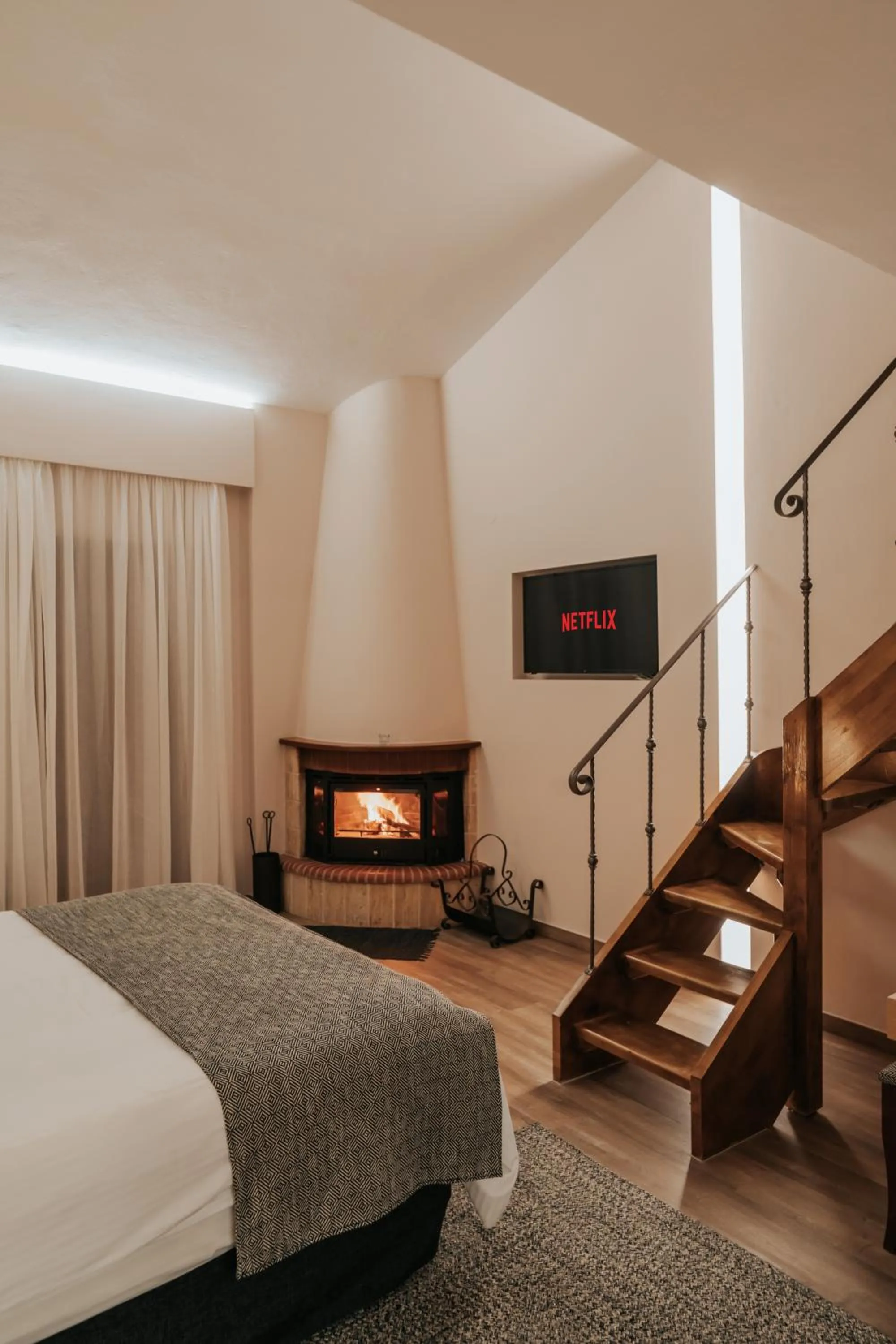 TV and multimedia, Bed in Anerada Hotel