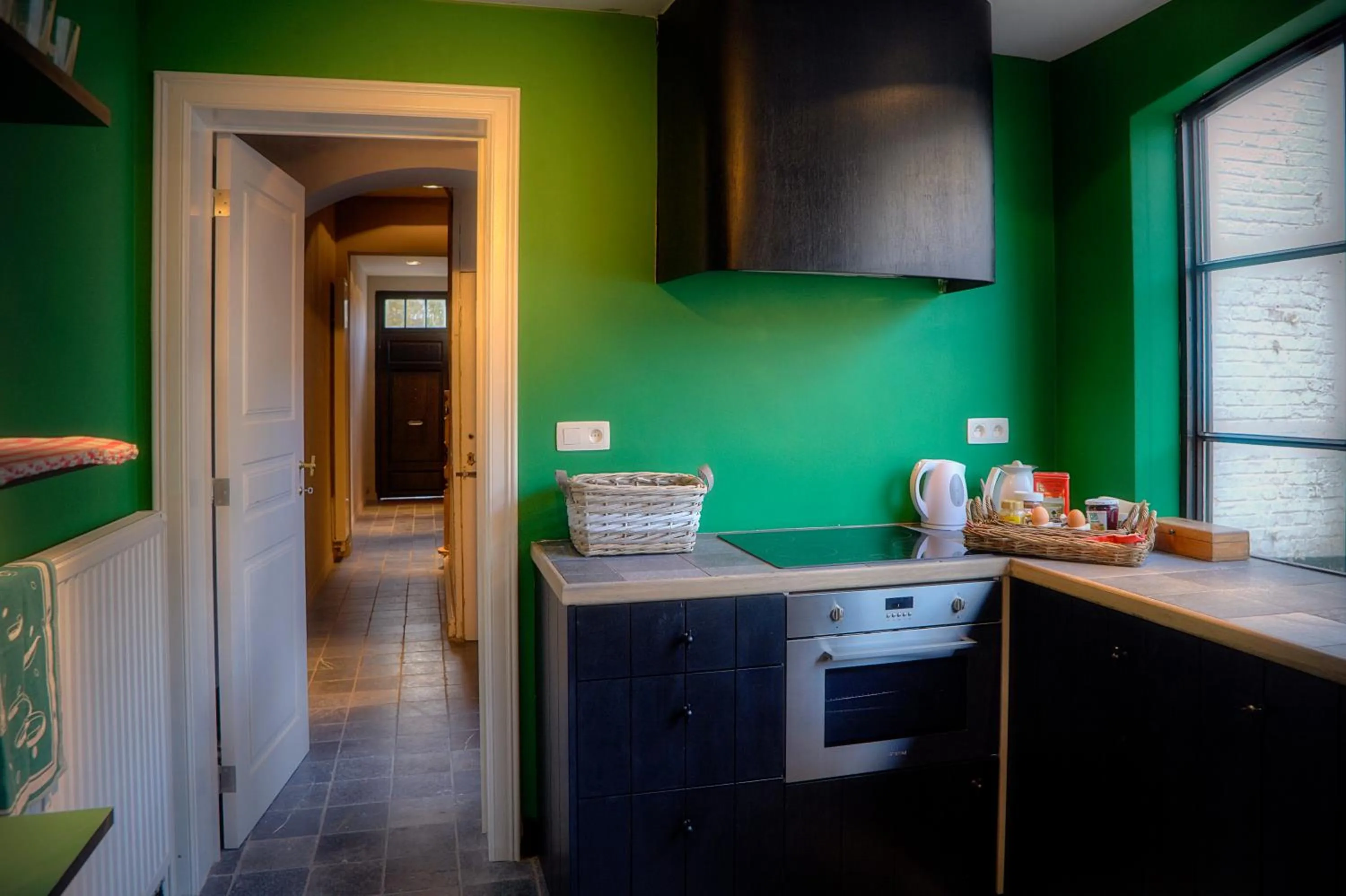 Kitchen or kitchenette in Menin Gate House